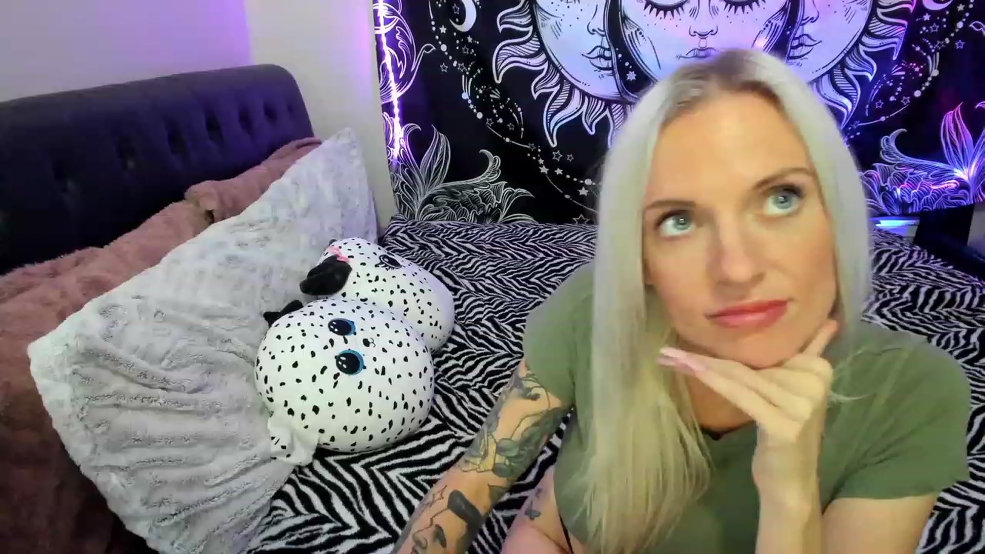 Gallery image thumbnail from Xo_belle's myfreecams stream on, 03/09/2023, 09:52 image 8 of 20