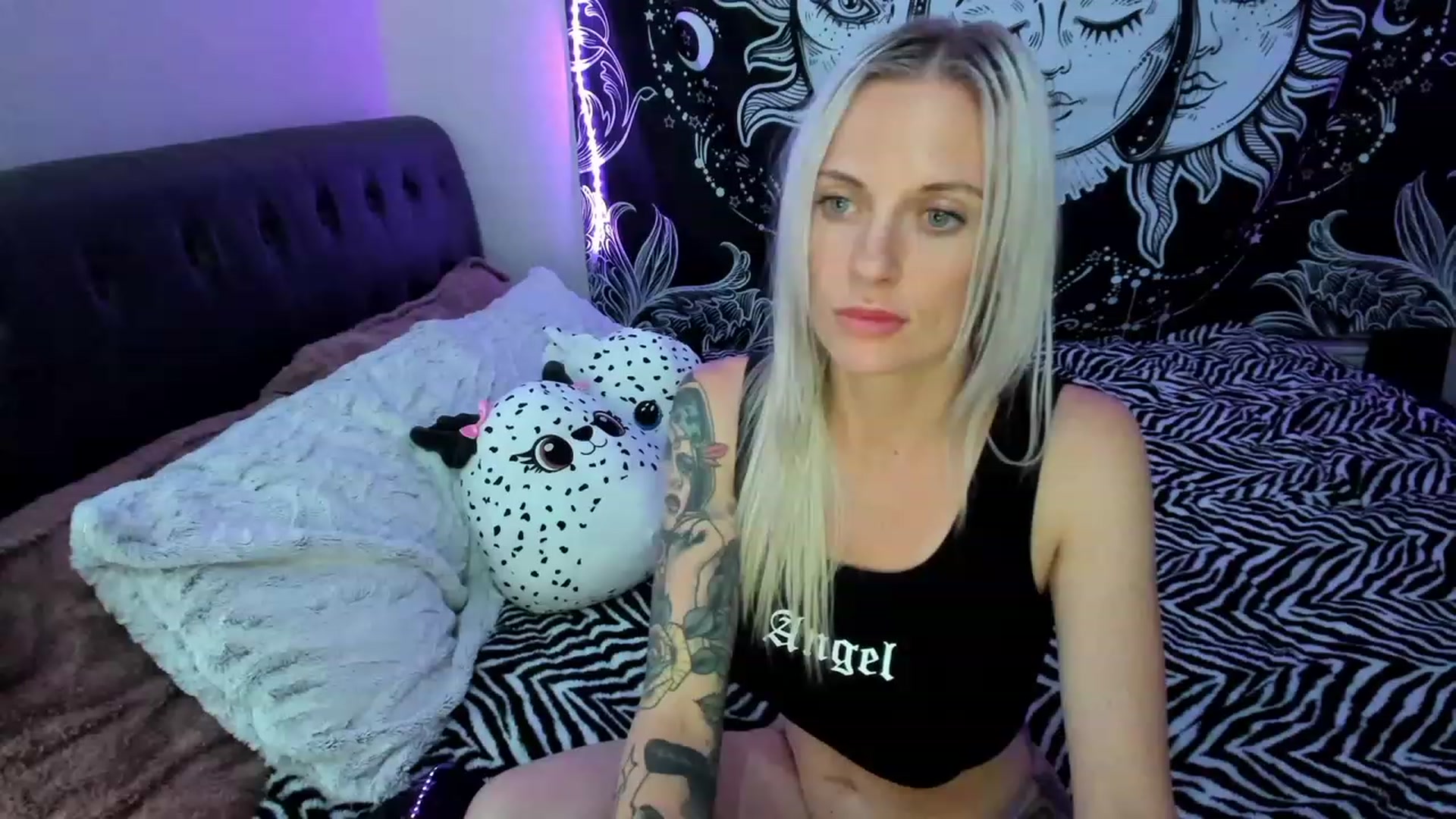 Gallery image thumbnail from Xo_belle's myfreecams stream on, 03/10/2023, 08:47 image 11 of 20