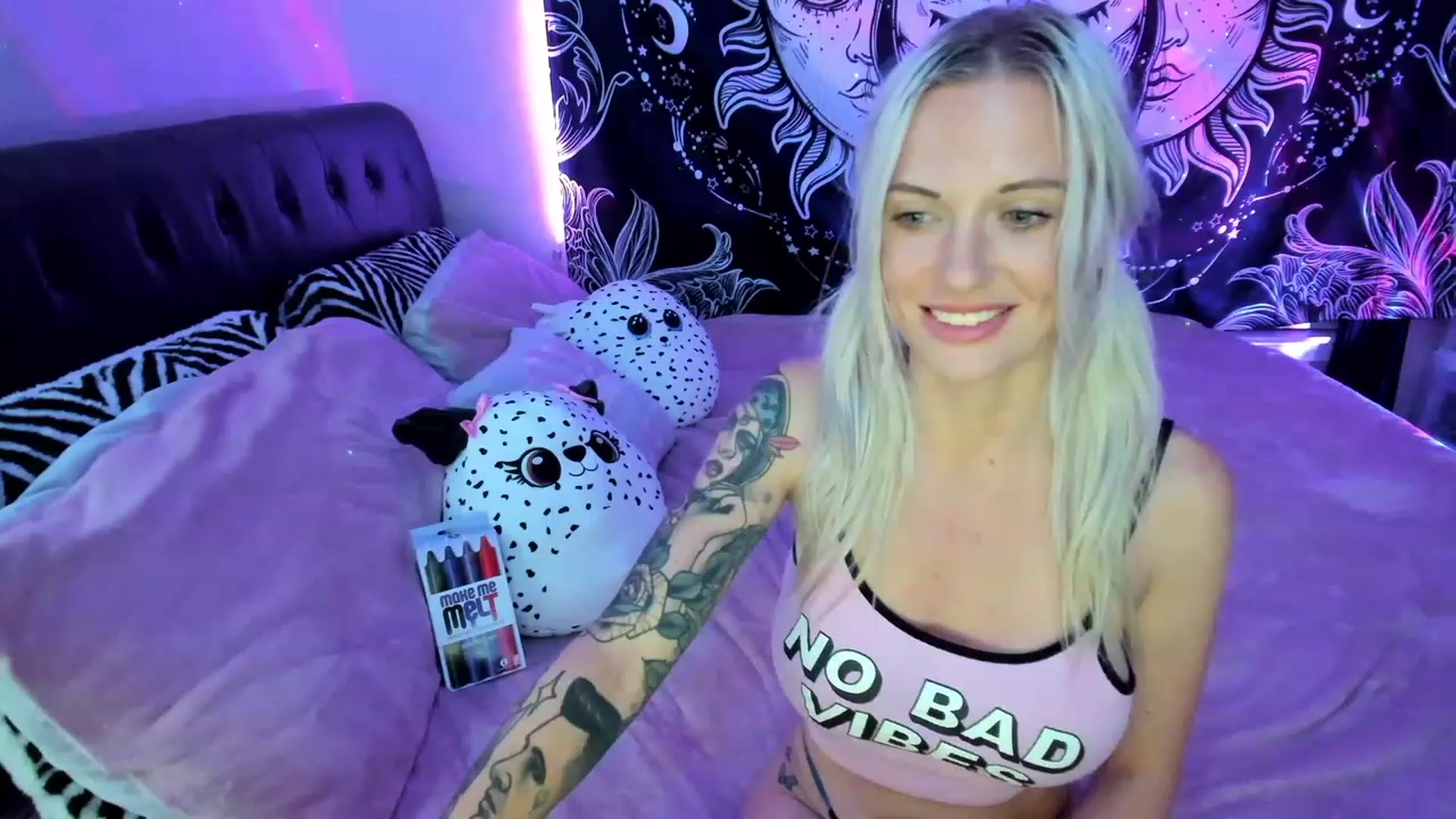 Gallery image thumbnail from Xo_belle's myfreecams stream on, 03/17/2023, 04:51 image 19 of 20