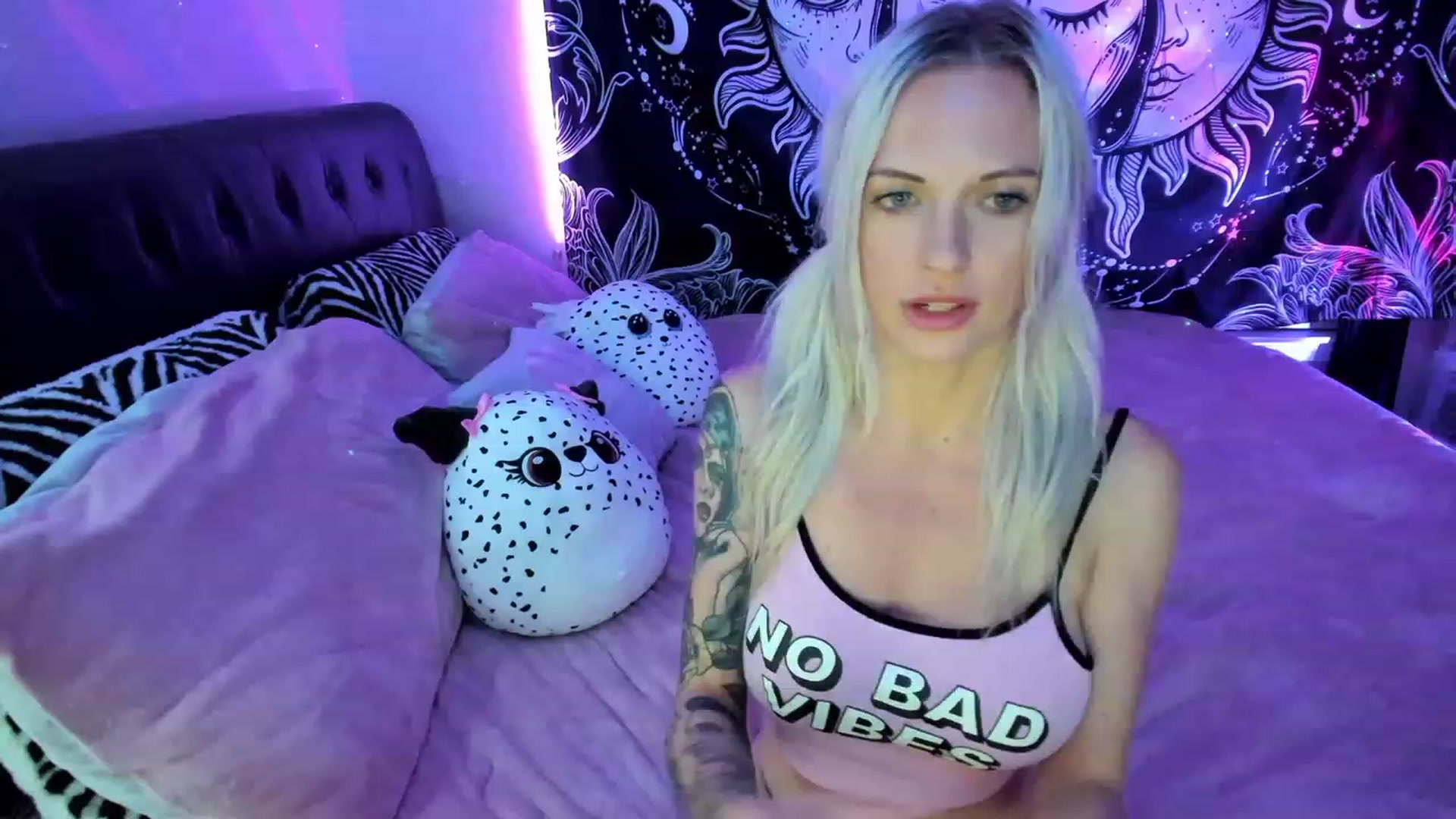 Gallery image thumbnail from Xo_belle's myfreecams stream on, 03/17/2023, 05:42 image 5 of 20