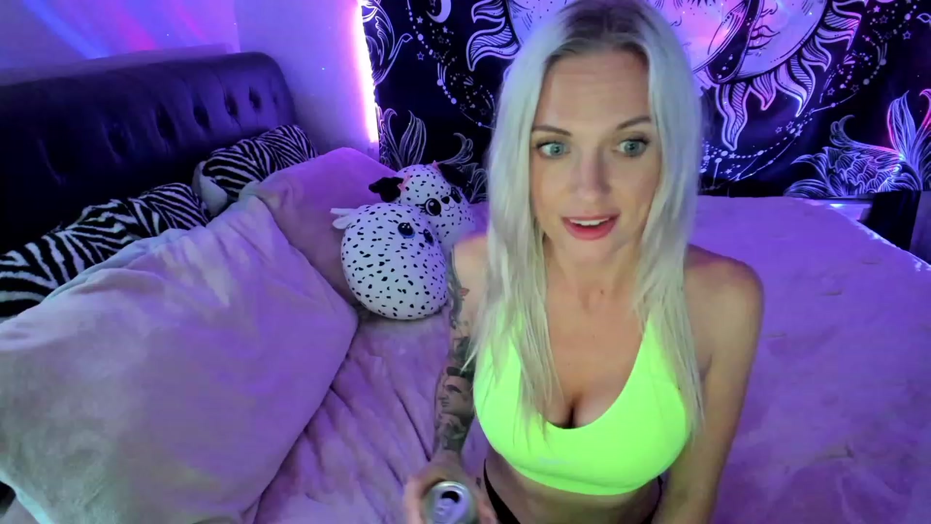 Gallery image thumbnail from Xo_belle's myfreecams stream on, 03/18/2023, 07:57 image 17 of 20