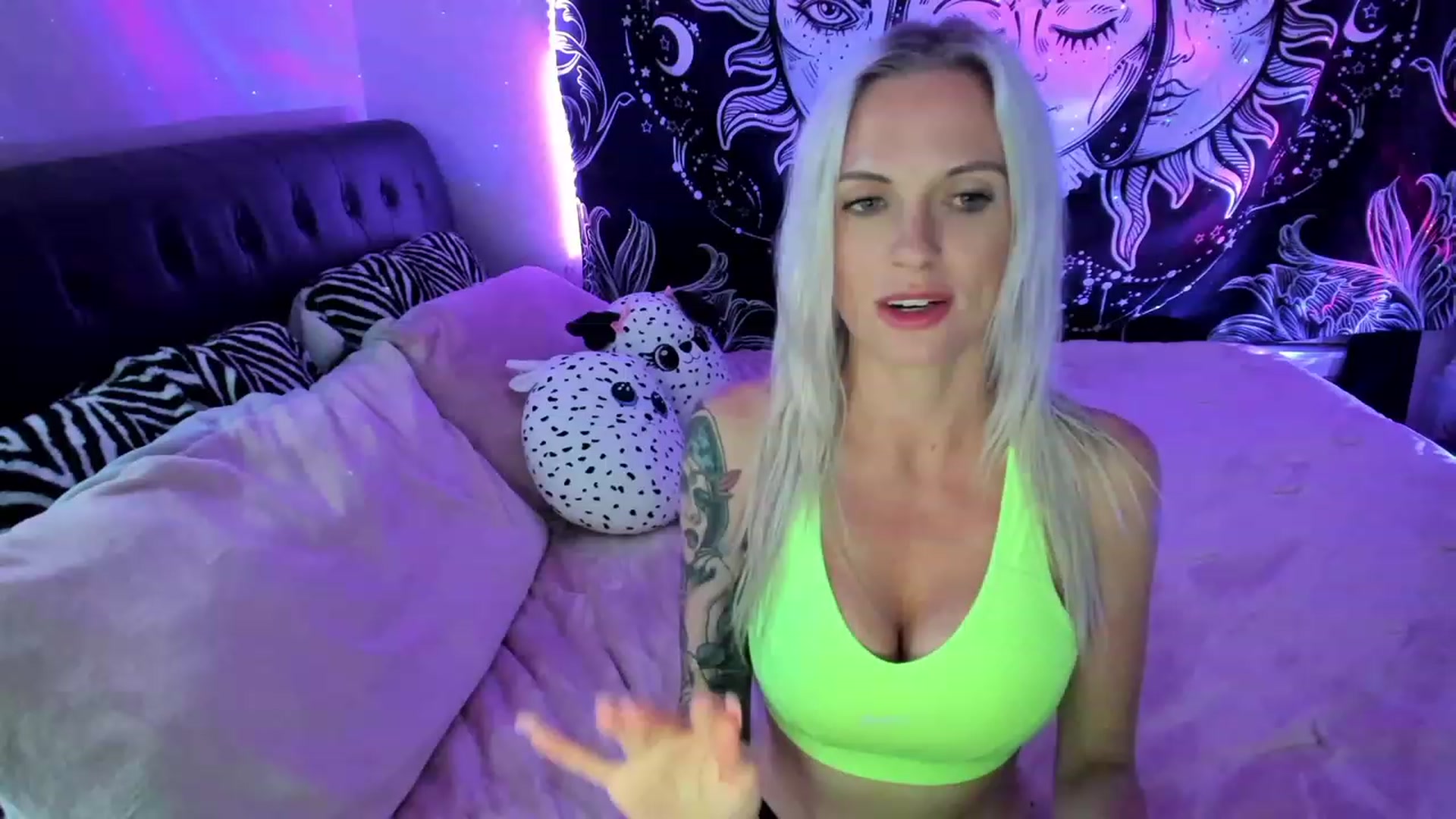 Gallery image thumbnail from Xo_belle's myfreecams stream on, 03/18/2023, 07:57 image 3 of 20