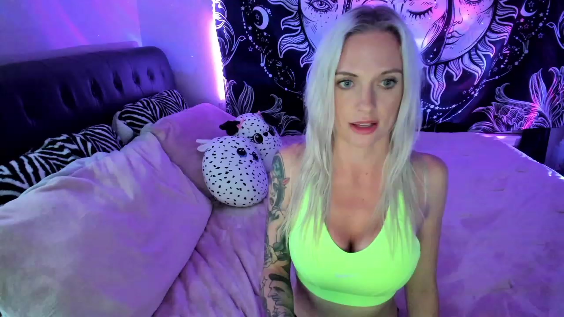 Gallery image thumbnail from Xo_belle's myfreecams stream on, 03/18/2023, 07:57 image 11 of 20