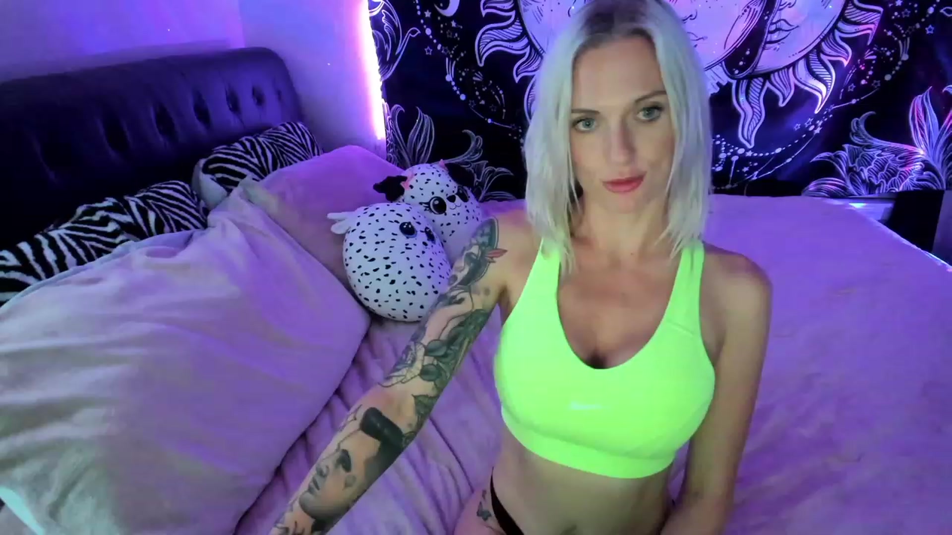 Gallery image thumbnail from Xo_belle's myfreecams stream on, 03/18/2023, 09:27 image 10 of 20