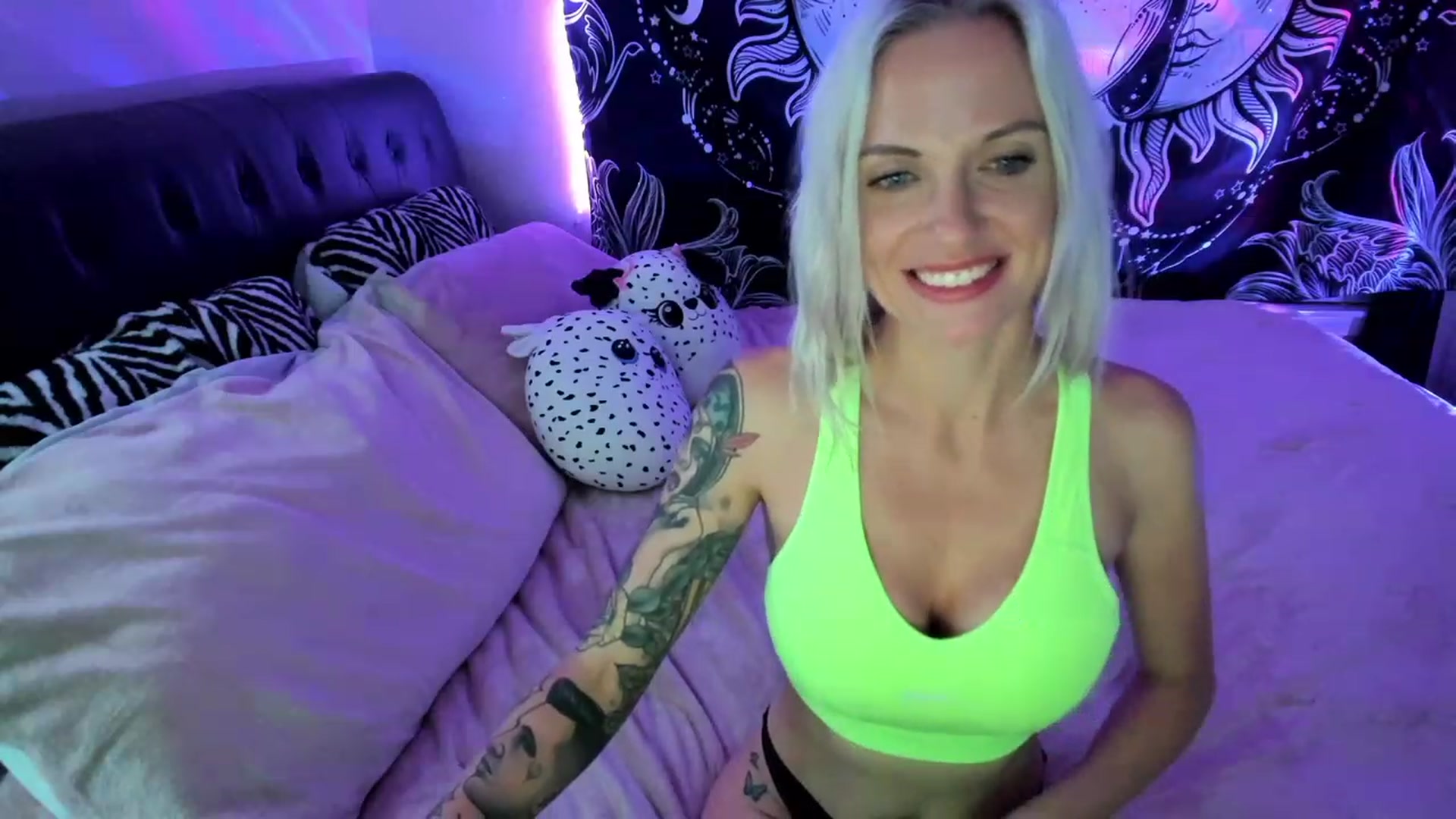 Gallery image thumbnail from Xo_belle's myfreecams stream on, 03/18/2023, 09:27 image 20 of 20
