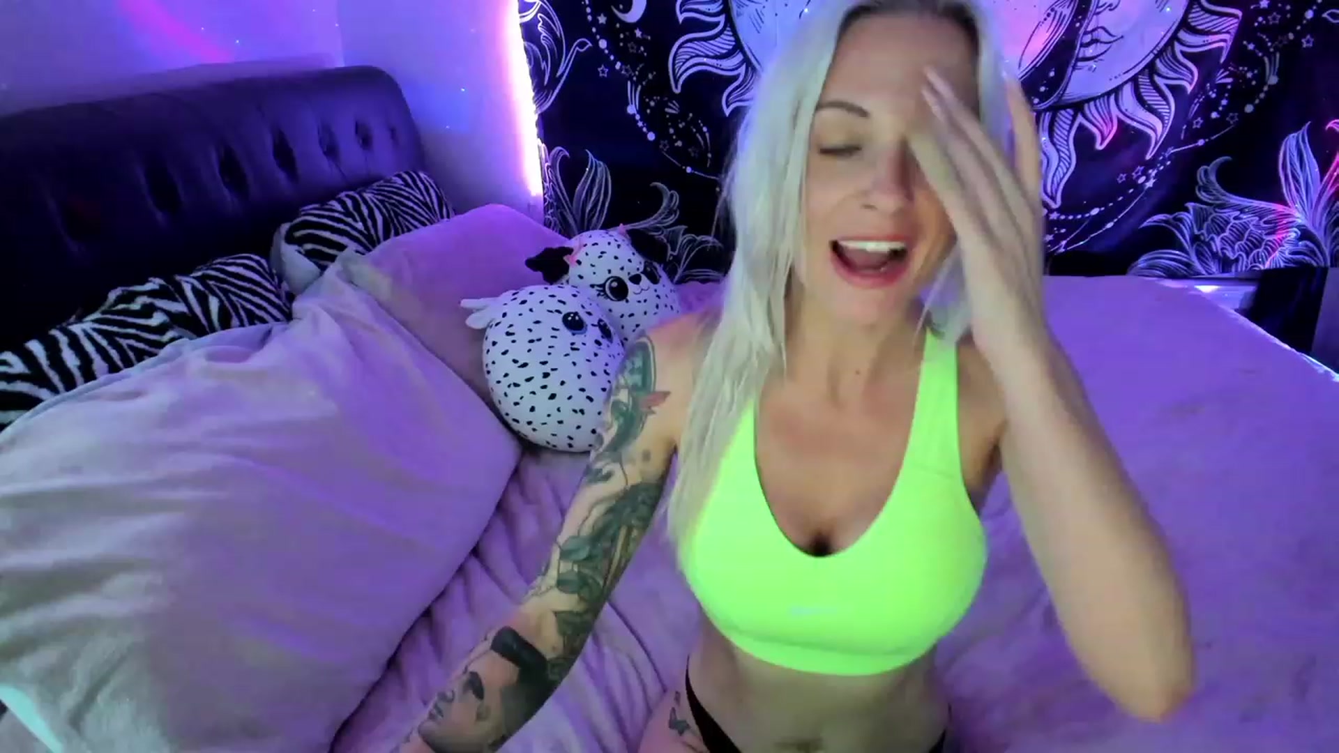 Gallery image thumbnail from Xo_belle's myfreecams stream on, 03/18/2023, 09:27 image 15 of 20