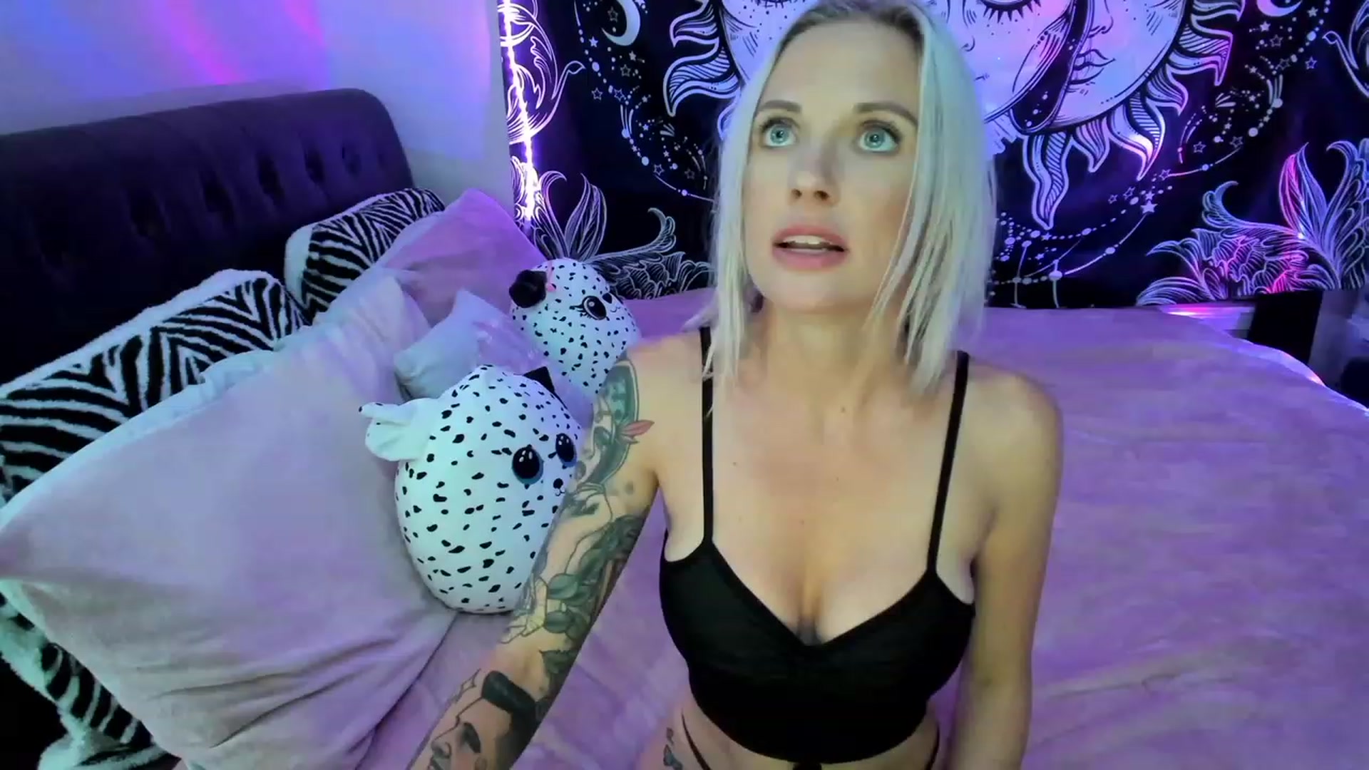 Gallery image thumbnail from Xo_belle's myfreecams stream on, 03/19/2023, 04:27 image 3 of 20