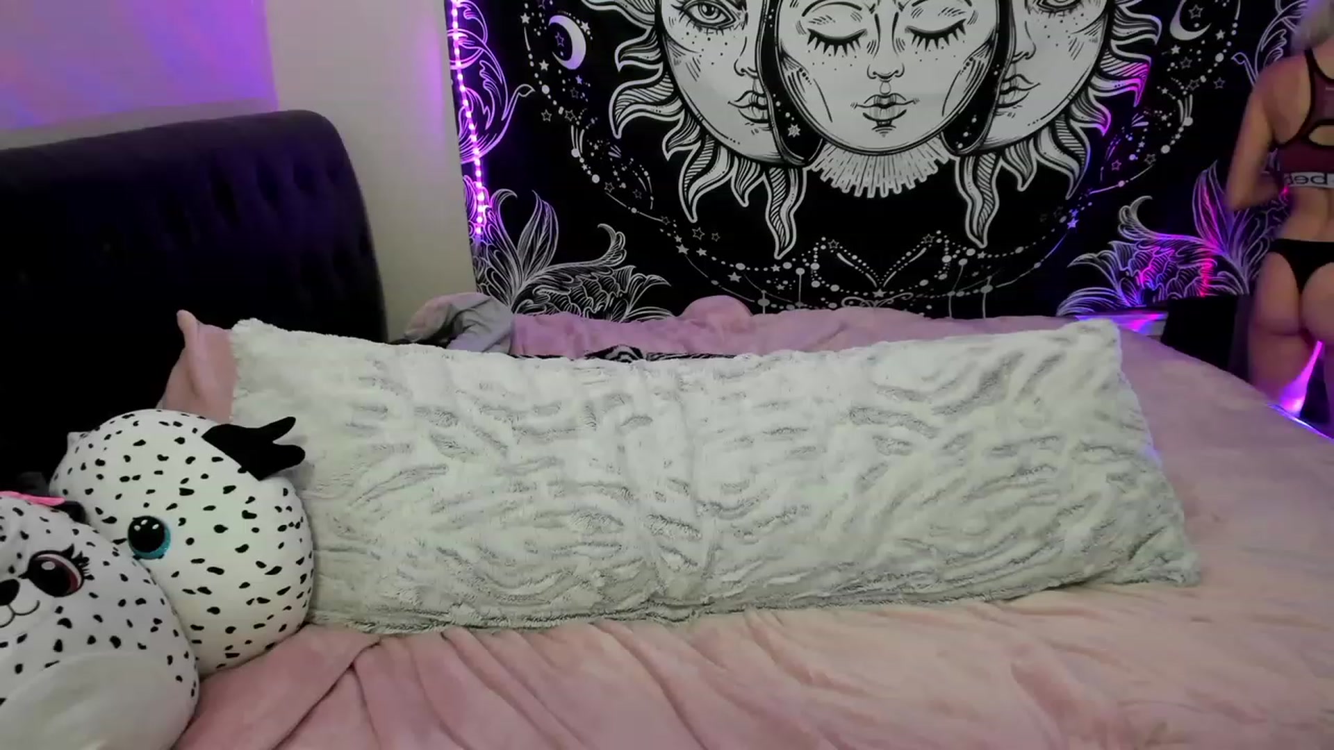 Gallery image thumbnail from Xo_belle's myfreecams stream on, 03/21/2023, 06:46 image 5 of 20
