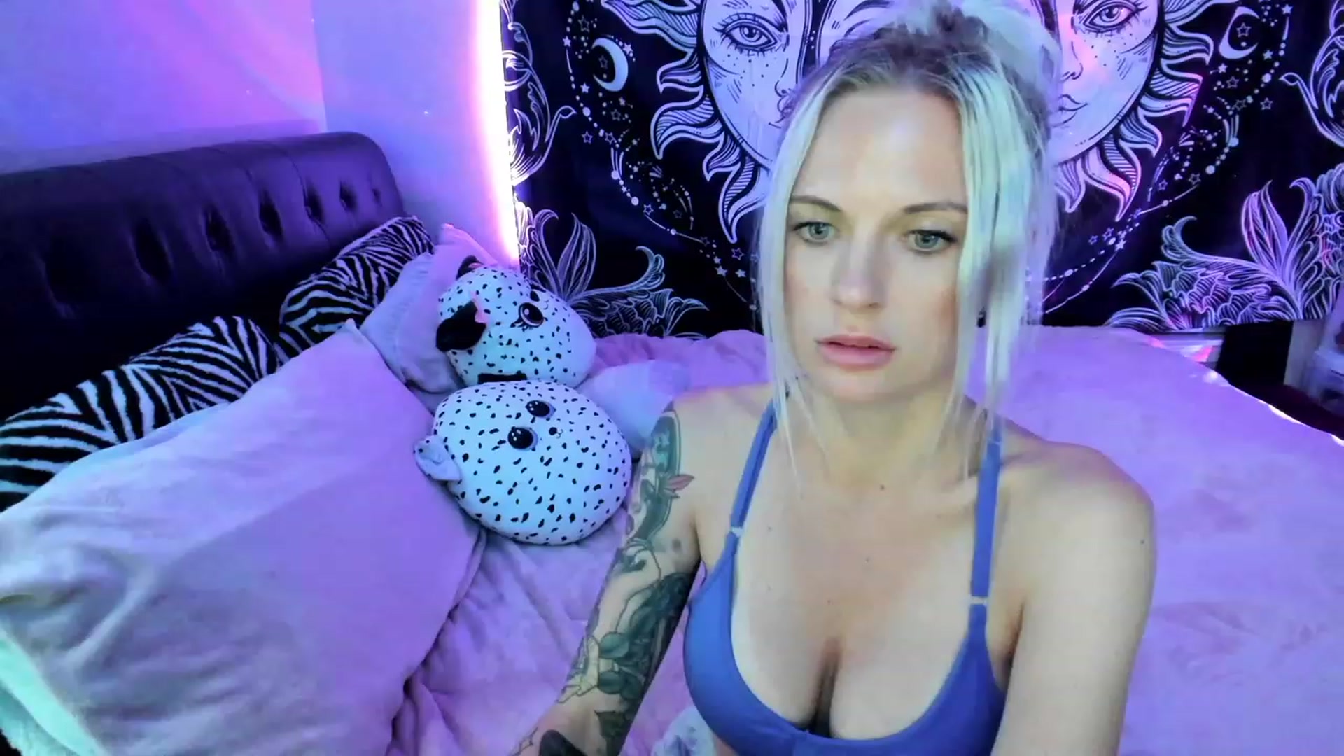 Gallery image thumbnail from Xo_belle's myfreecams stream on, 03/22/2023, 07:05 image 4 of 20