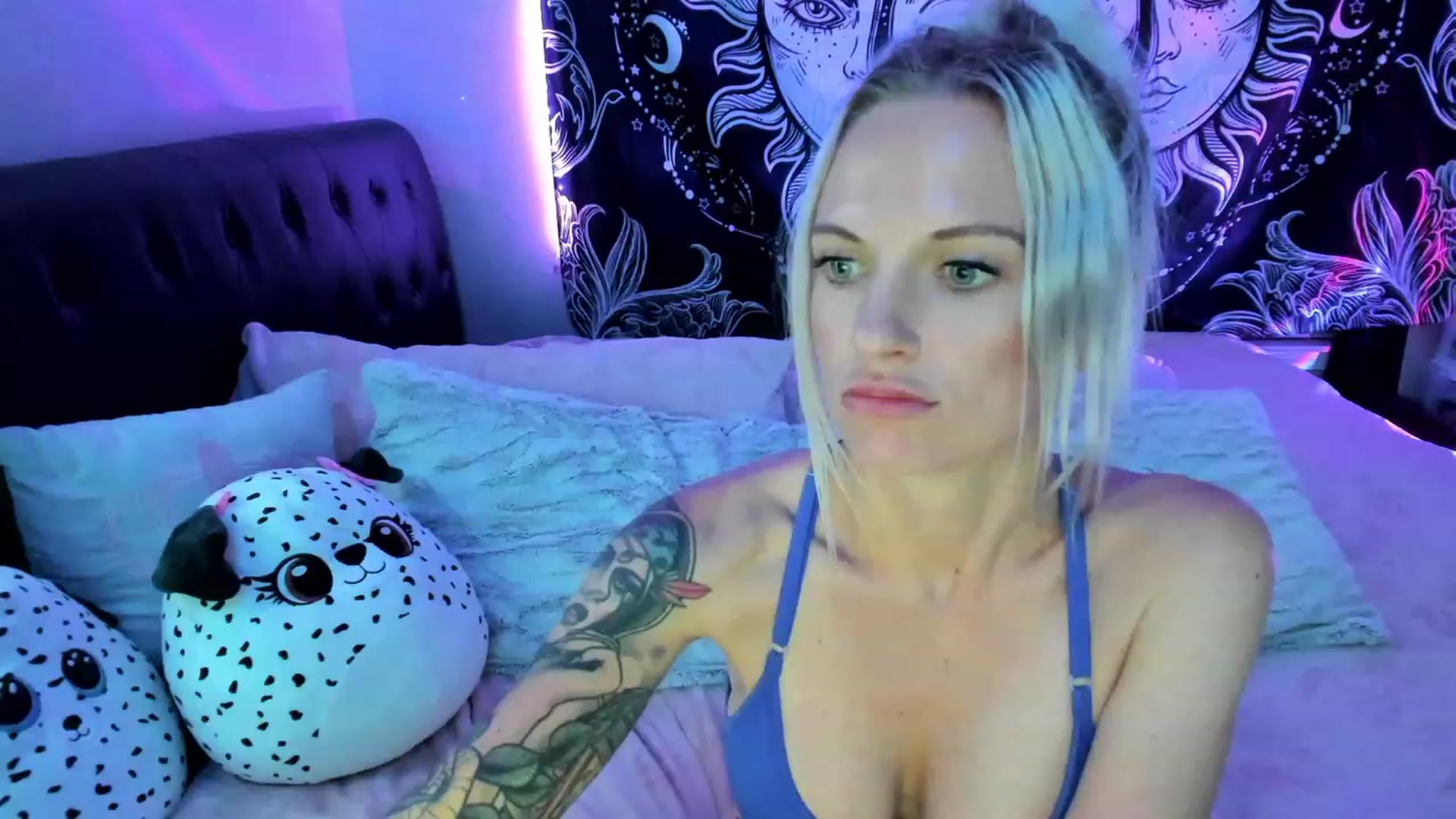 Gallery image thumbnail from Xo_belle's myfreecams stream on, 03/22/2023, 09:08 image 8 of 20