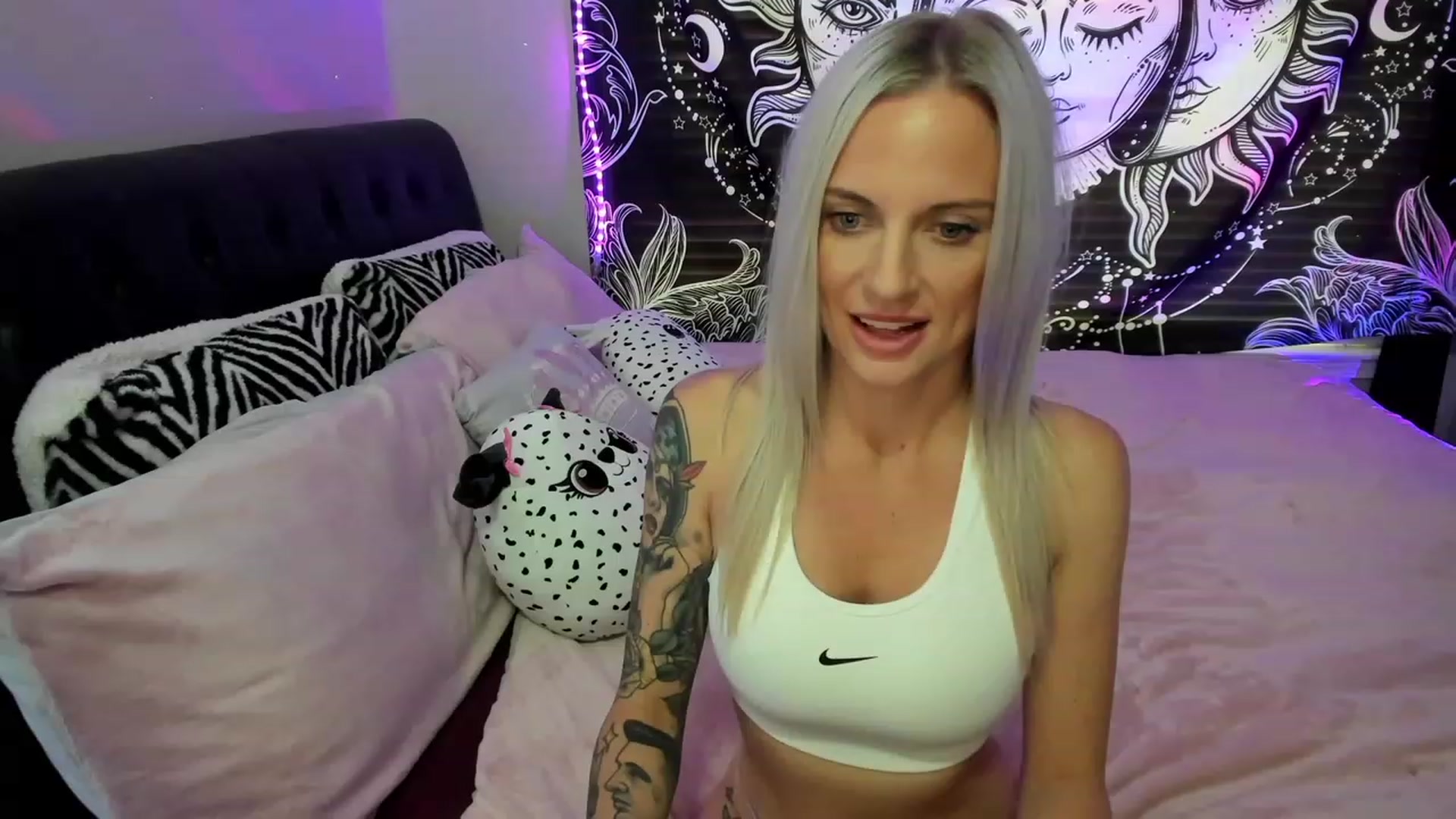 Gallery image thumbnail from Xo_belle's myfreecams stream on, 03/23/2023, 01:29 image 10 of 20