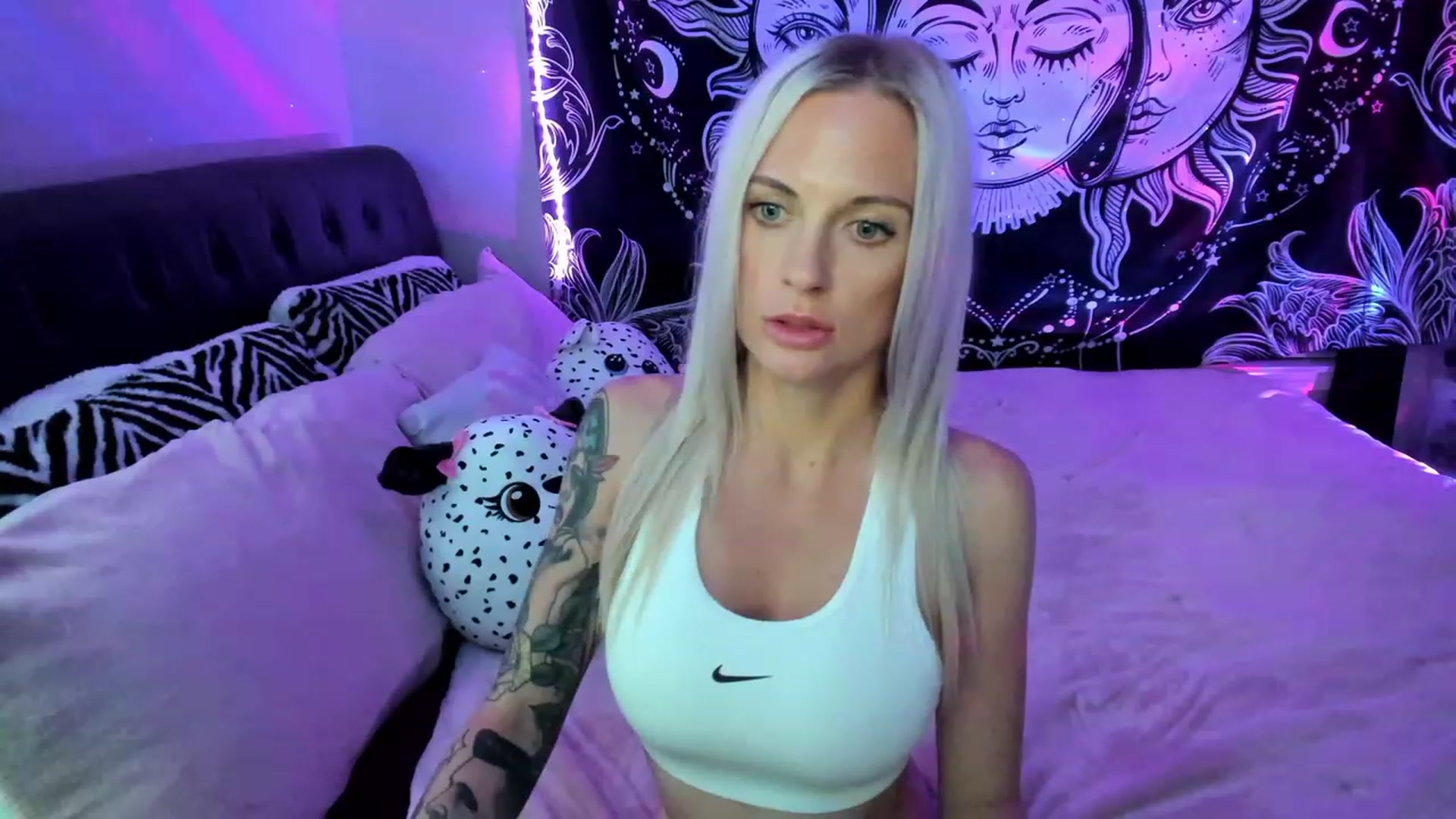 Gallery image thumbnail from Xo_belle's myfreecams stream on, 03/23/2023, 04:04 image 5 of 20
