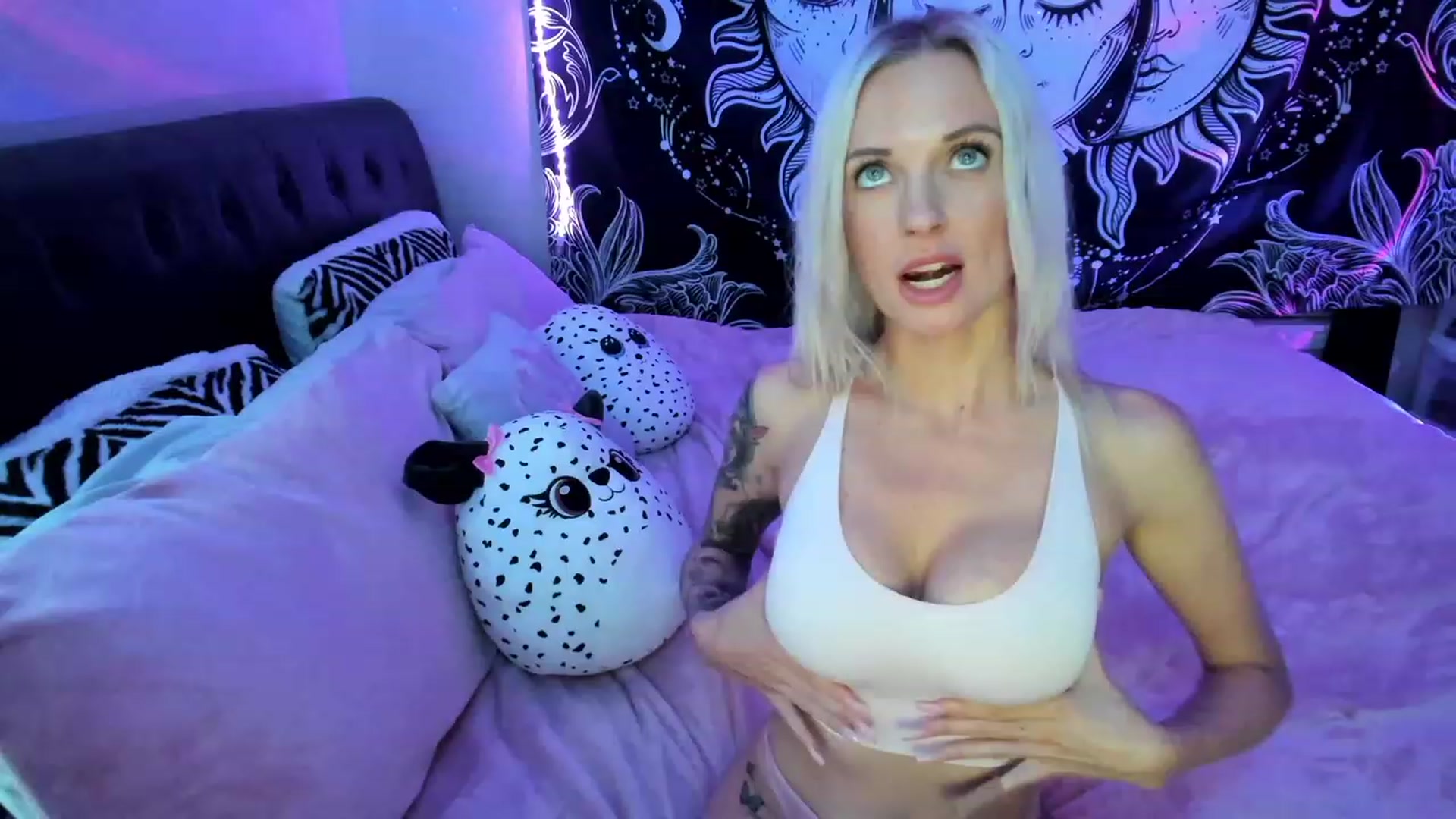 Gallery image thumbnail from Xo_belle's myfreecams stream on, 03/24/2023, 07:05 image 11 of 20