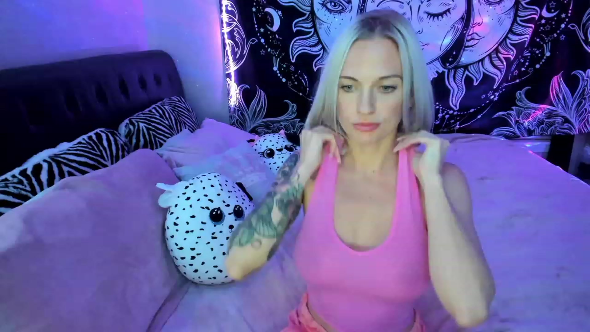 Gallery image thumbnail from Xo_belle's myfreecams stream on, 03/29/2023, 10:37 image 17 of 20
