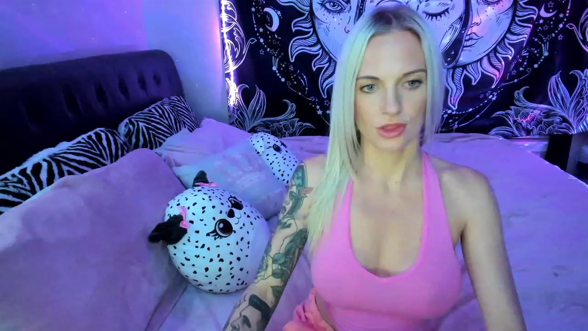 Gallery image thumbnail from Xo_belle's myfreecams stream on, 03/29/2023, 10:37 image 11 of 20