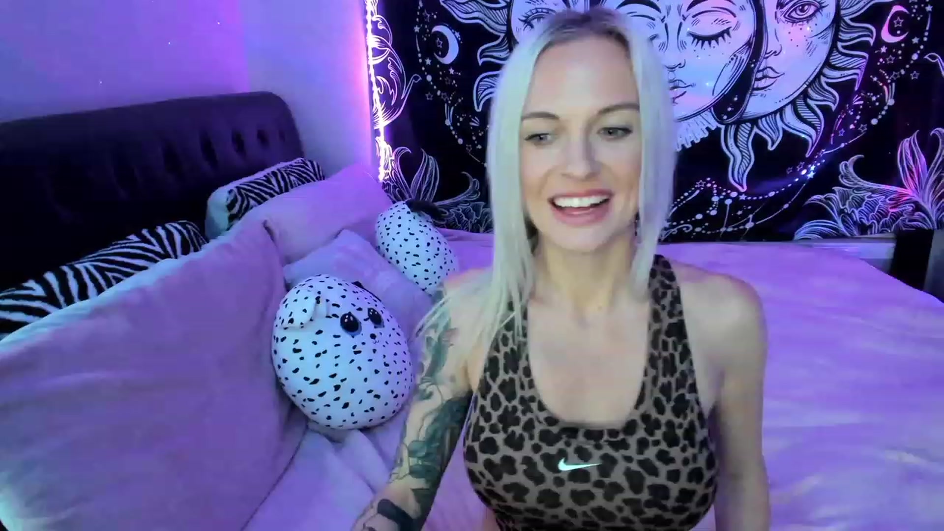 Gallery image thumbnail from Xo_belle's myfreecams stream on, 04/01/2023, 02:53 image 1 of 20