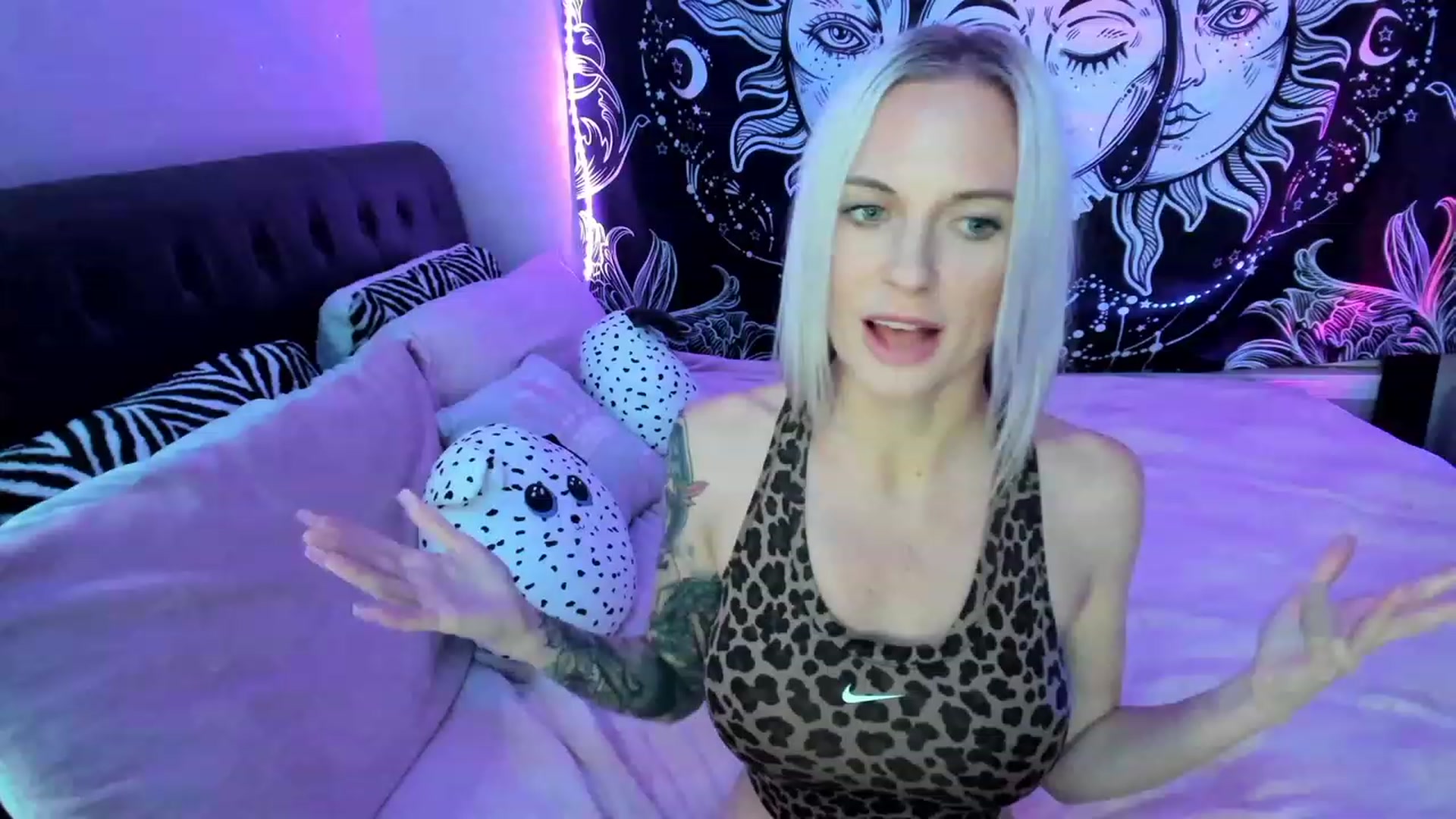Gallery image thumbnail from Xo_belle's myfreecams stream on, 04/01/2023, 02:53 image 3 of 20