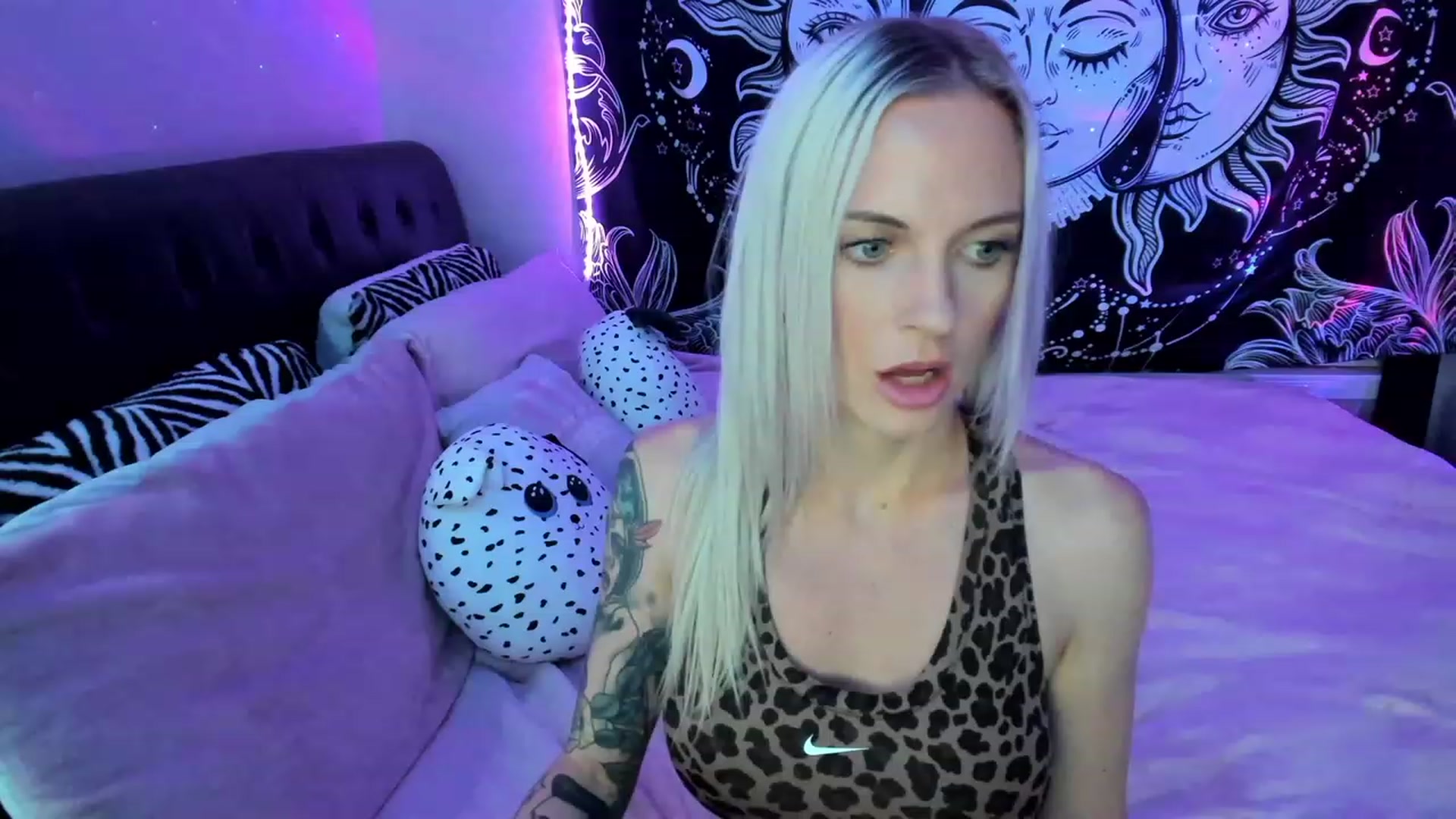 Gallery image thumbnail from Xo_belle's myfreecams stream on, 04/01/2023, 02:53 image 5 of 20