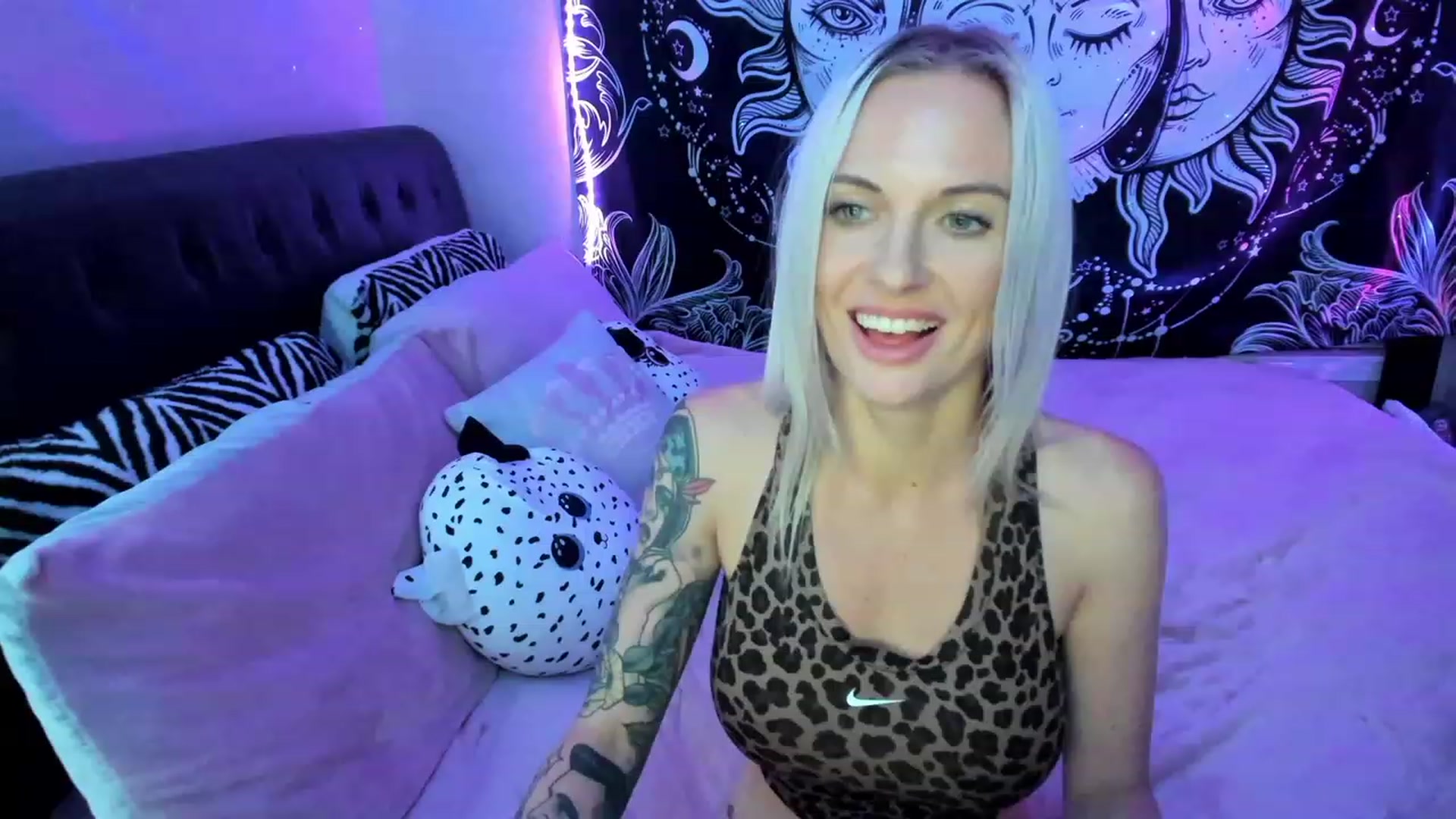 Gallery image thumbnail from Xo_belle's myfreecams stream on, 04/01/2023, 06:41 image 19 of 20