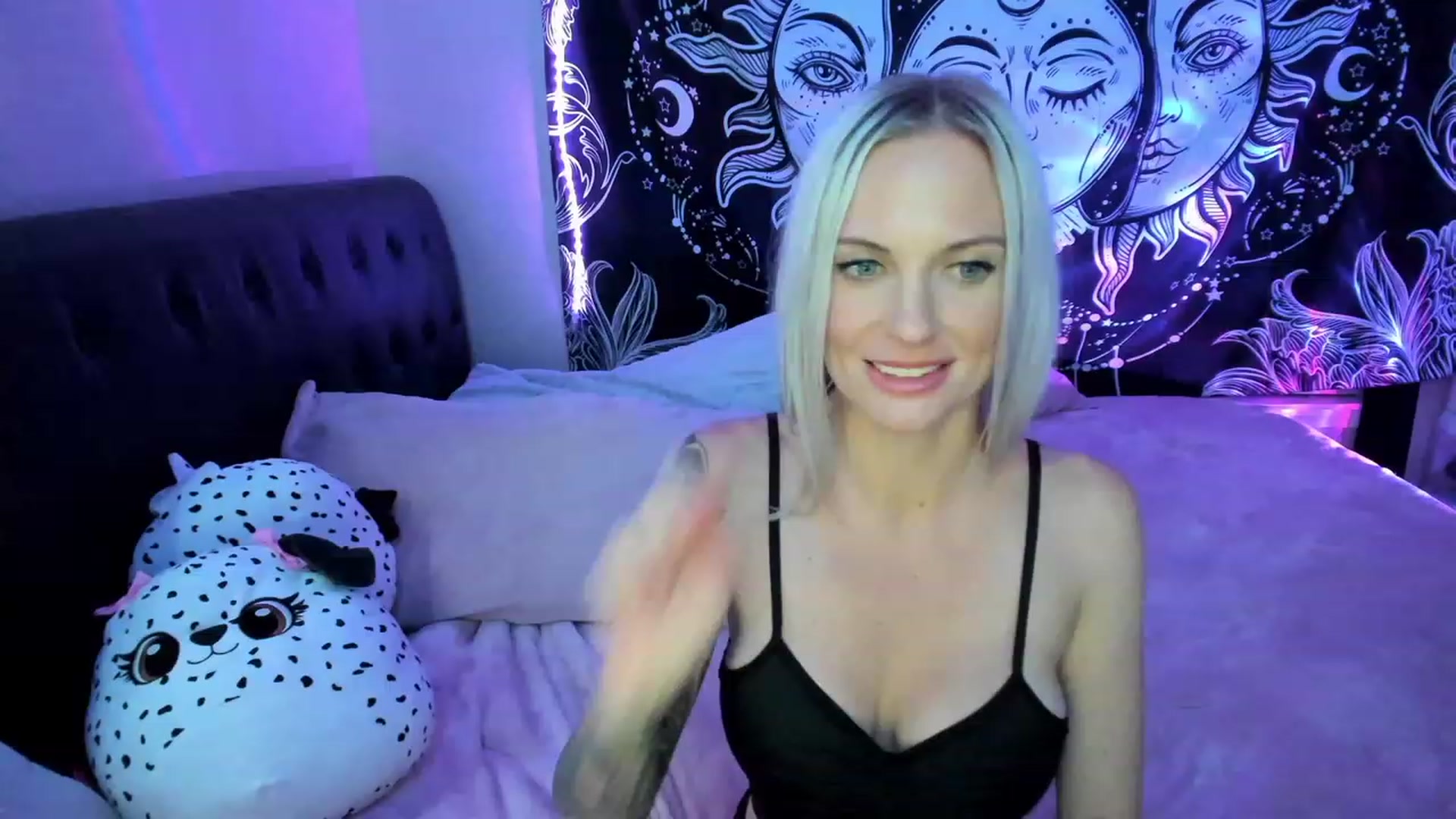 Gallery image thumbnail from Xo_belle's myfreecams stream on, 04/02/2023, 09:34 image 18 of 20
