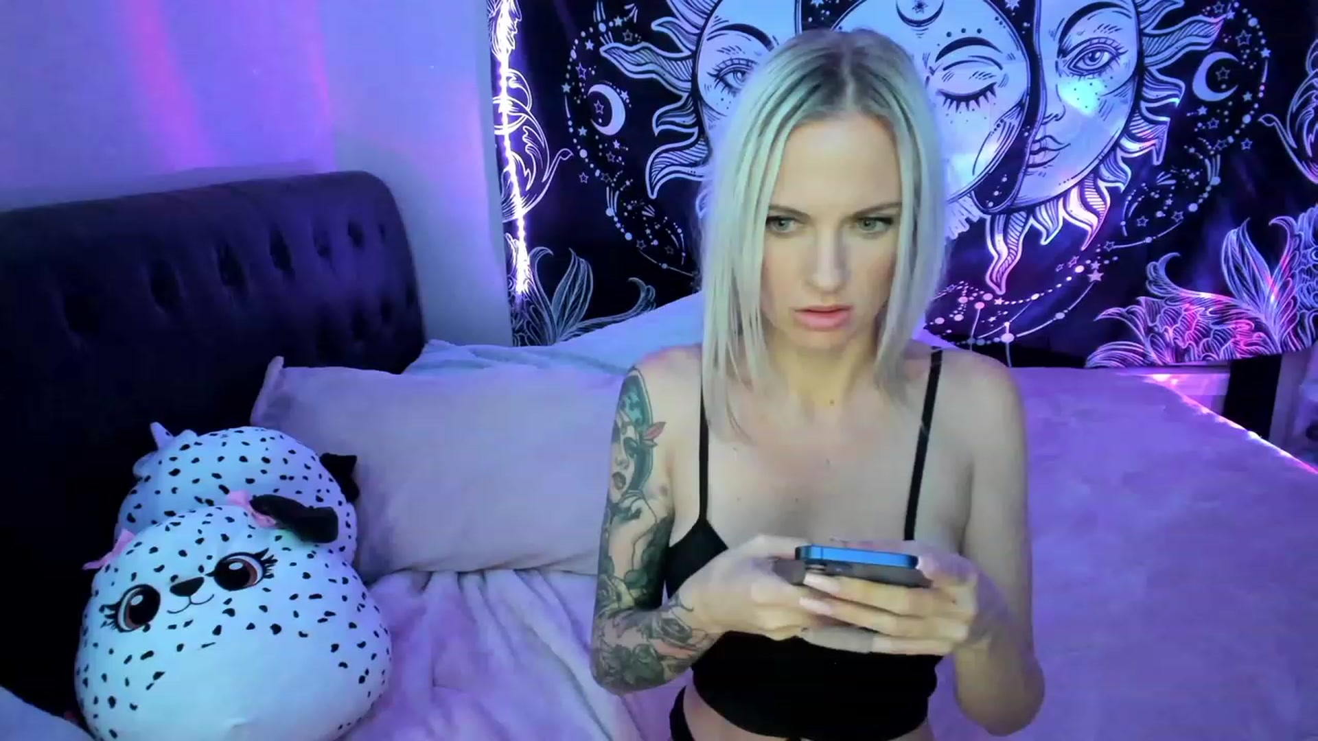 Gallery image thumbnail from Xo_belle's myfreecams stream on, 04/02/2023, 09:34 image 15 of 20