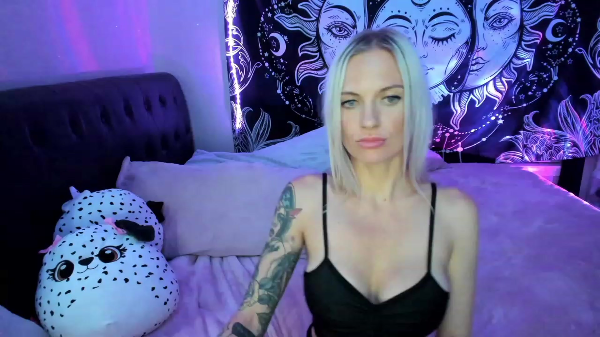 Gallery image thumbnail from Xo_belle's myfreecams stream on, 04/02/2023, 09:34 image 19 of 20