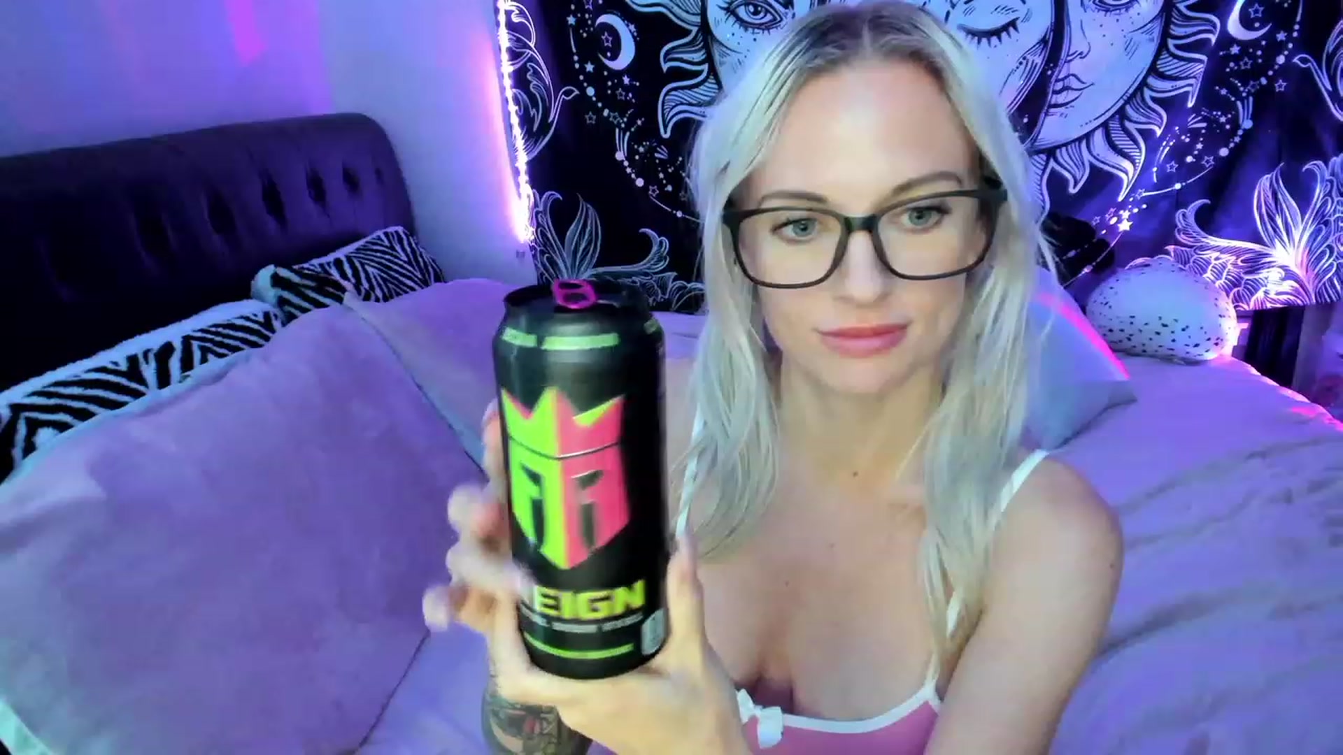 Gallery image thumbnail from Xo_belle's myfreecams stream on, 04/04/2023, 04:53 image 7 of 20