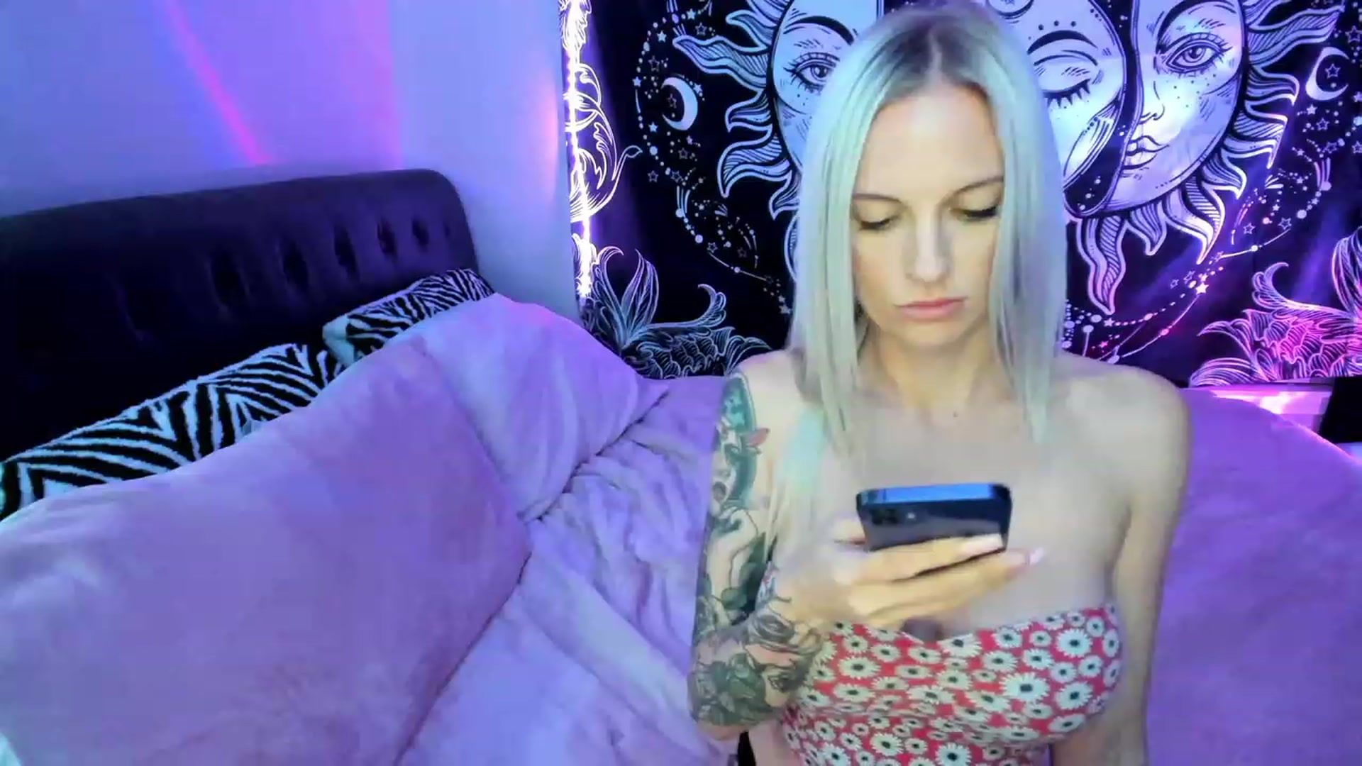 Gallery image thumbnail from Xo_belle's myfreecams stream on, 04/05/2023, 04:02 image 14 of 20