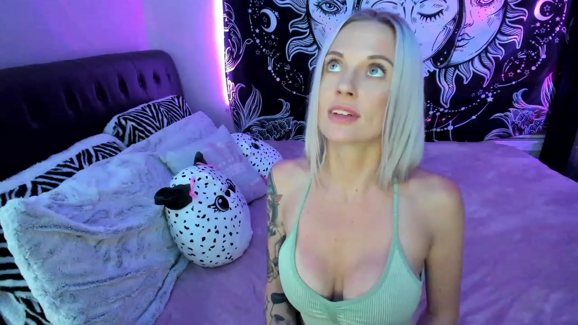 Gallery image thumbnail from Xo_belle's myfreecams stream on, 04/10/2023, 06:27 image 15 of 20