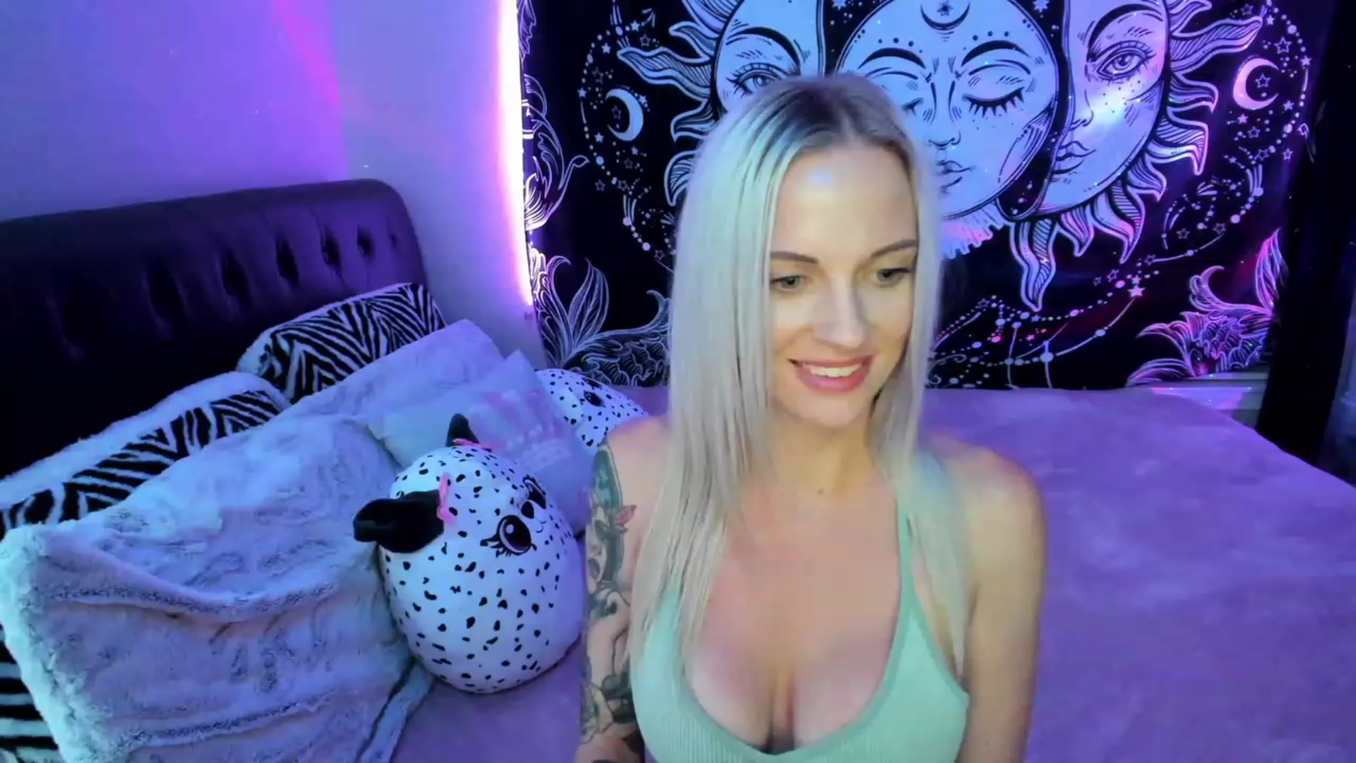 Gallery image thumbnail from Xo_belle's myfreecams stream on, 04/10/2023, 06:27 image 20 of 20