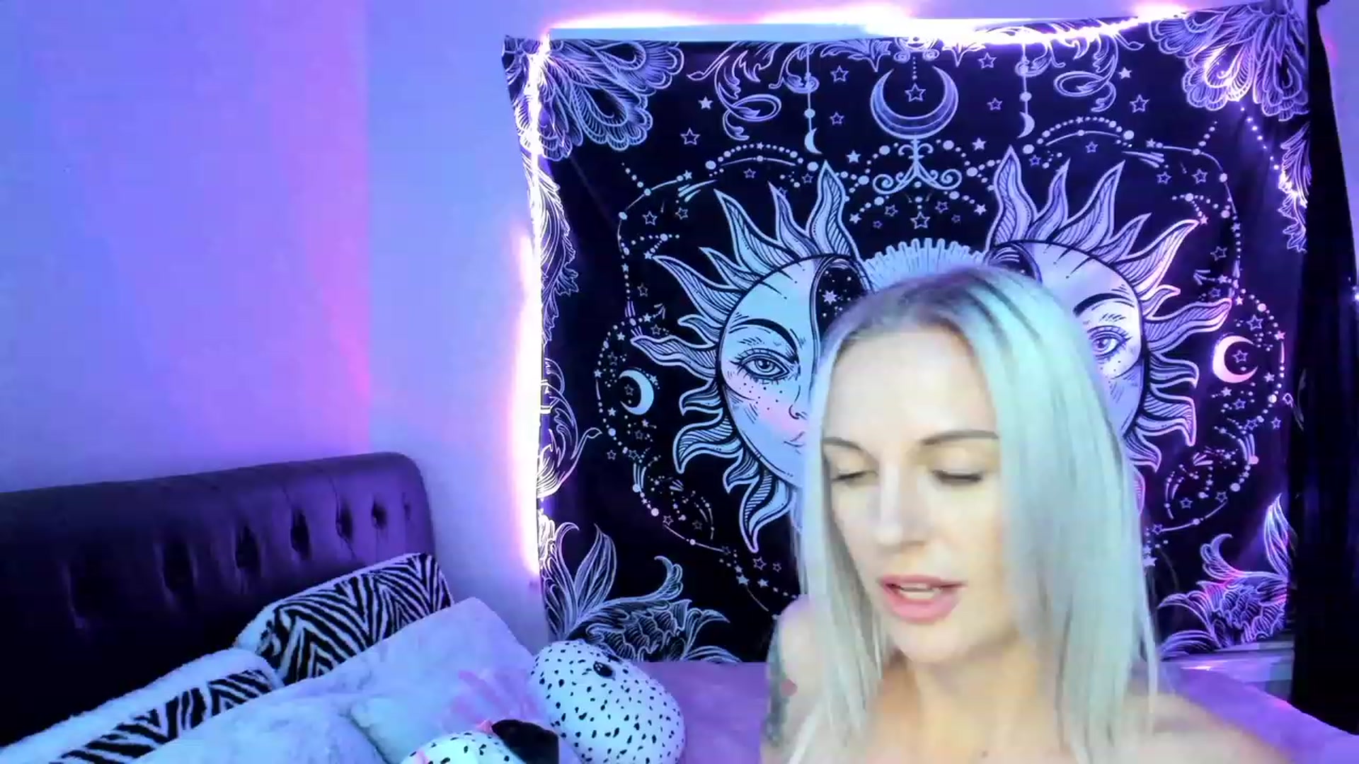 Gallery image thumbnail from Xo_belle's myfreecams stream on, 04/10/2023, 08:57 image 6 of 20