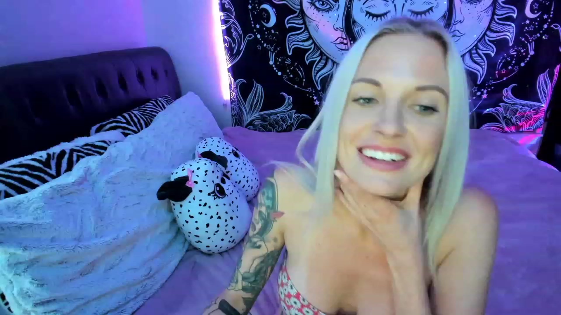 Gallery image thumbnail from Xo_belle's myfreecams stream on, 04/13/2023, 06:32 image 15 of 20