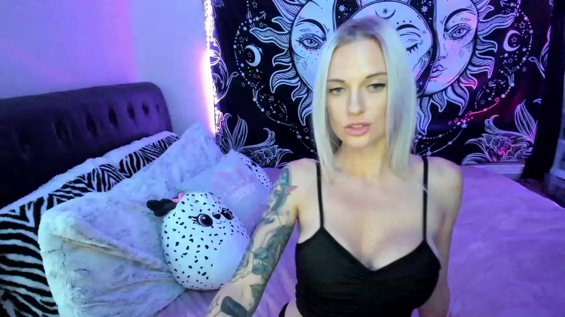 Gallery image thumbnail from Xo_belle's myfreecams stream on, 04/18/2023, 04:45 image 1 of 20