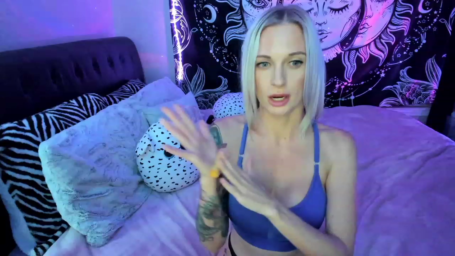 Gallery image thumbnail from Xo_belle's myfreecams stream on, 04/21/2023, 06:53 image 17 of 20