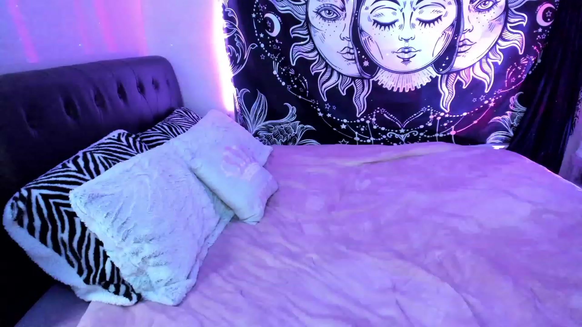 Gallery image thumbnail from Xo_belle's myfreecams stream on, 04/23/2023, 03:39 image 17 of 20