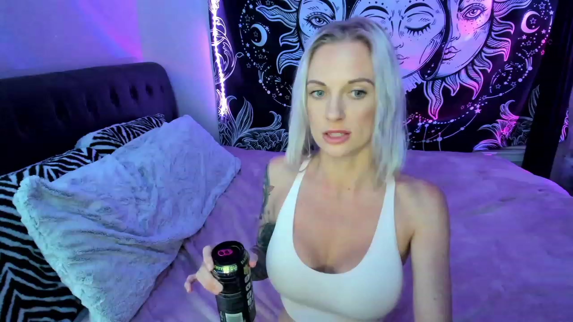 Gallery image thumbnail from Xo_belle's myfreecams stream on, 04/26/2023, 03:58 image 7 of 20