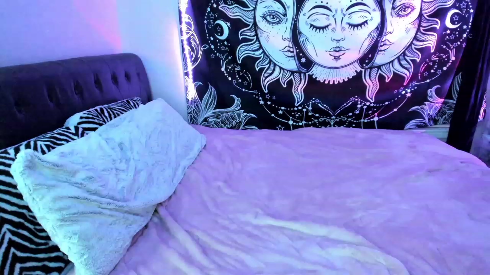Gallery image thumbnail from Xo_belle's myfreecams stream on, 04/26/2023, 03:58 image 12 of 20