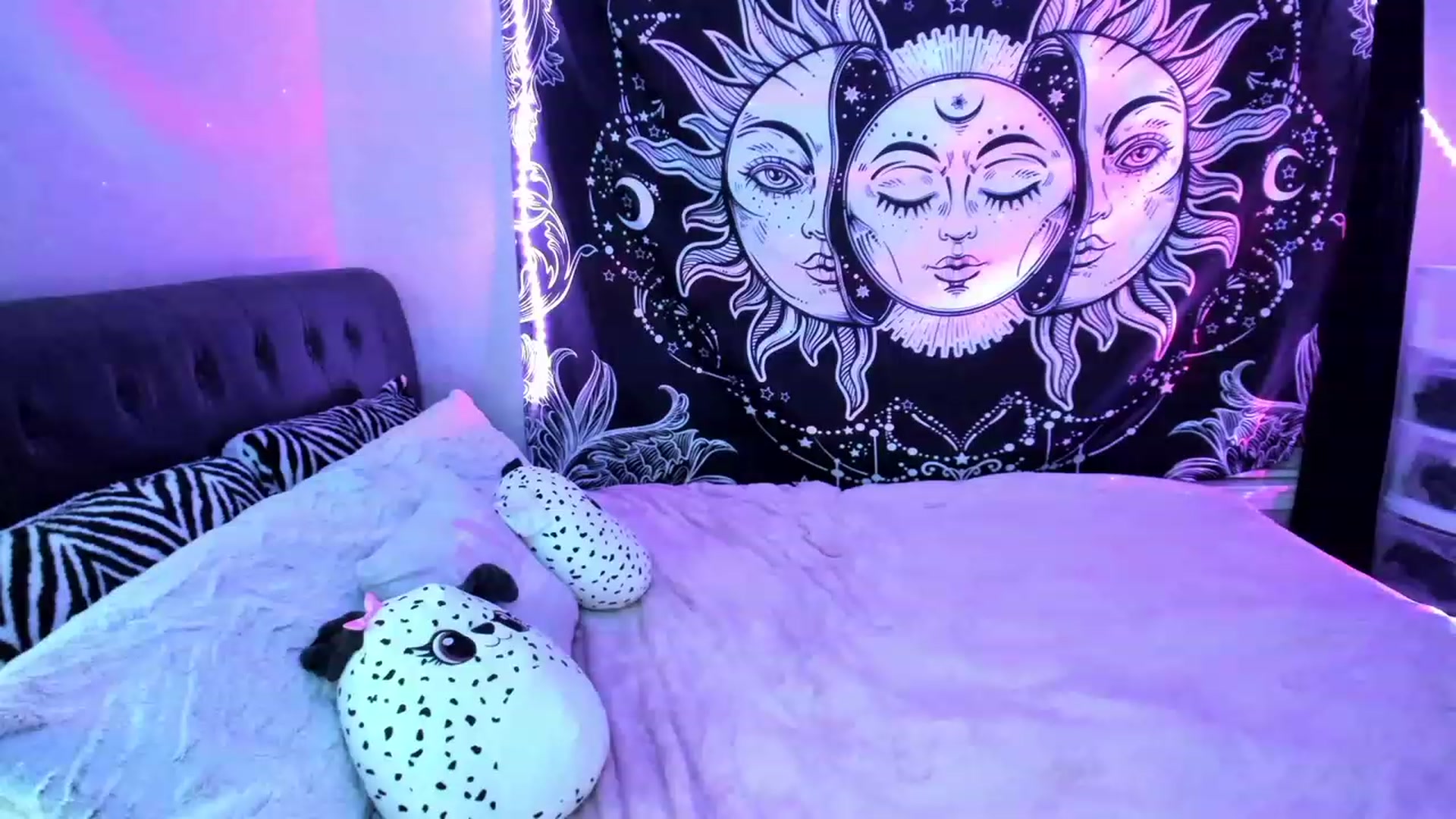 Gallery image thumbnail from Xo_belle's myfreecams stream on, 04/29/2023, 03:41 image 9 of 20