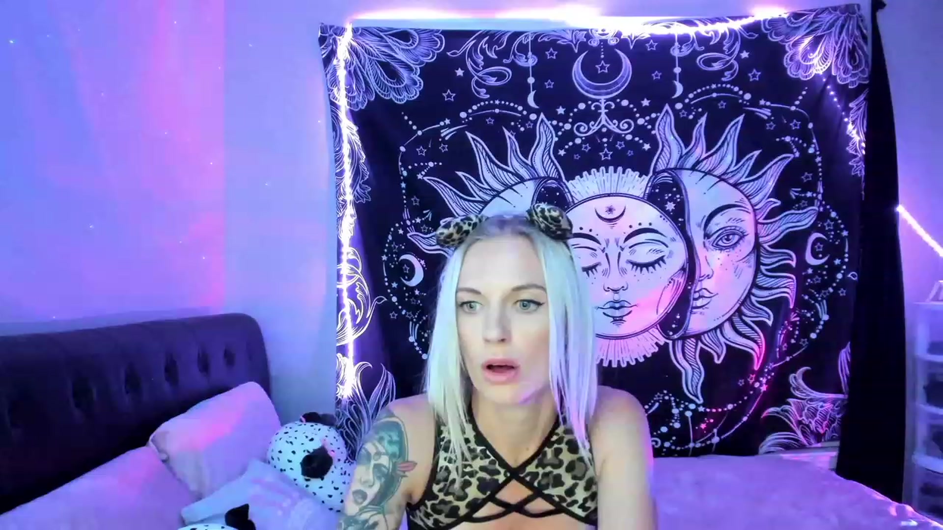 Gallery image thumbnail from Xo_belle's myfreecams stream on, 05/01/2023, 05:26 image 20 of 20