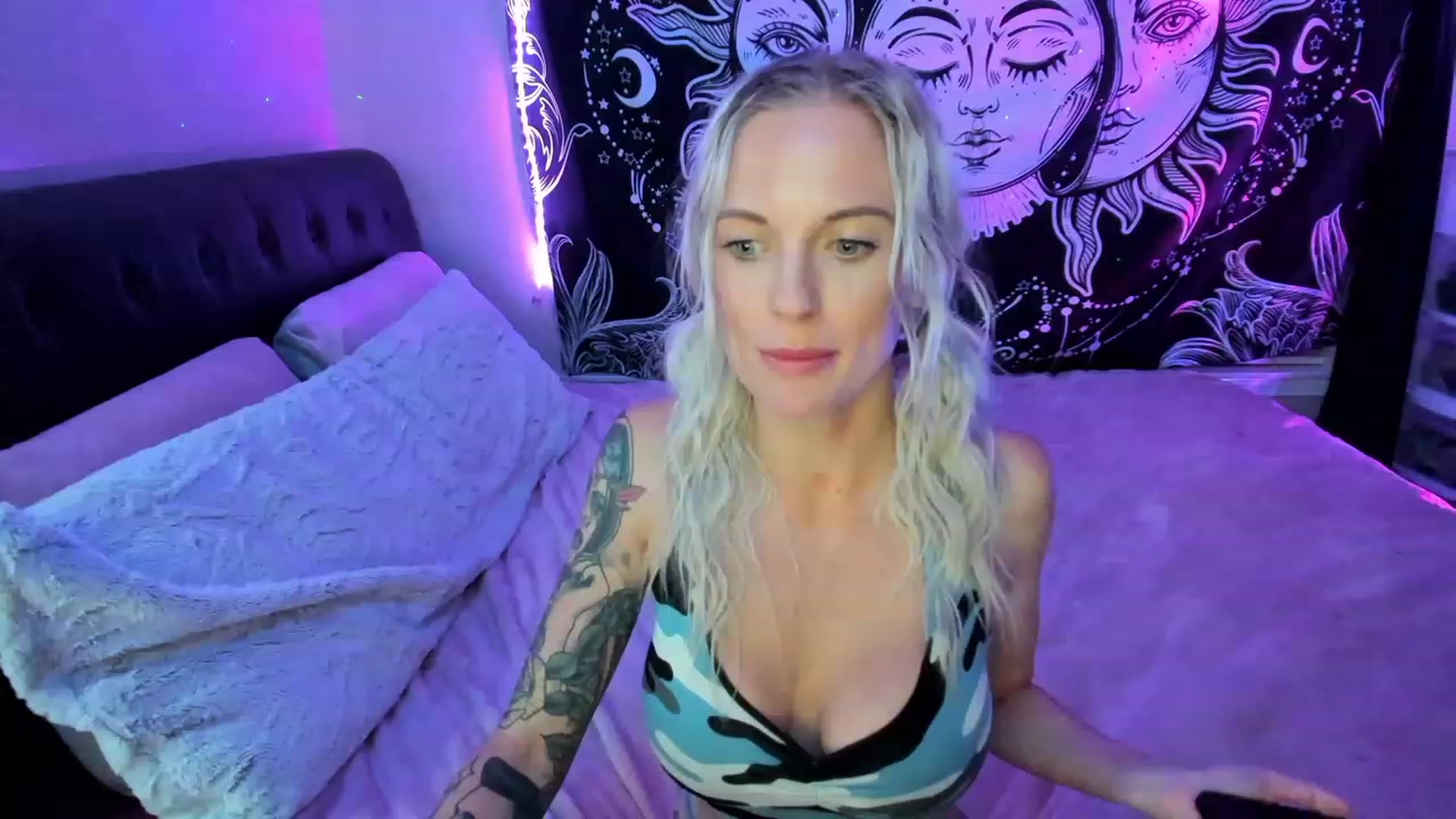 Gallery image thumbnail from Xo_belle's myfreecams stream on, 05/04/2023, 09:43 image 10 of 20