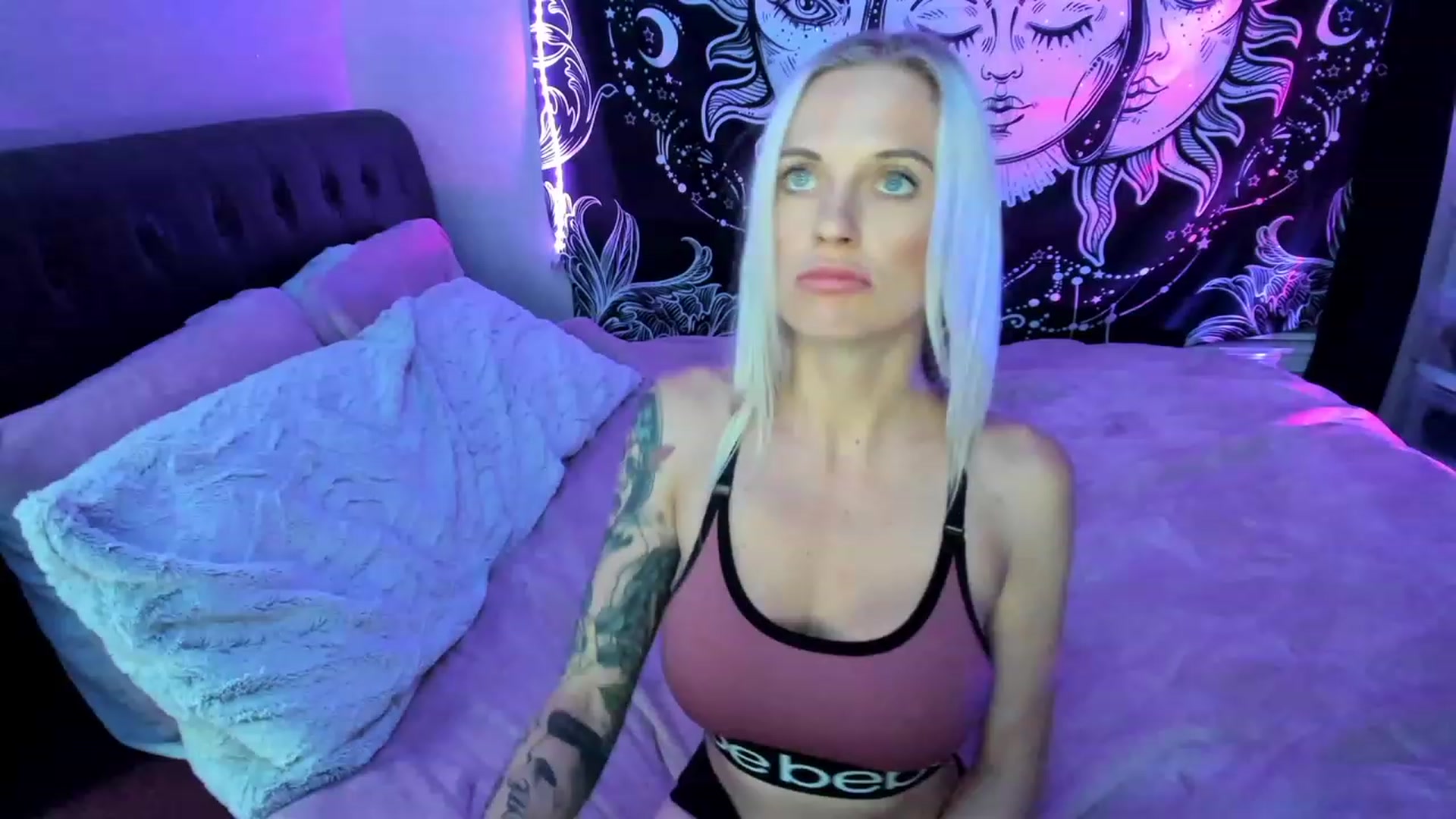 Gallery image thumbnail from Xo_belle's myfreecams stream on, 05/05/2023, 07:08 image 1 of 20