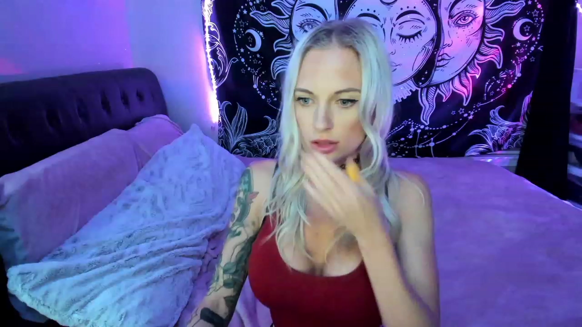 Gallery image thumbnail from Xo_belle's myfreecams stream on, 05/06/2023, 04:35 image 7 of 20