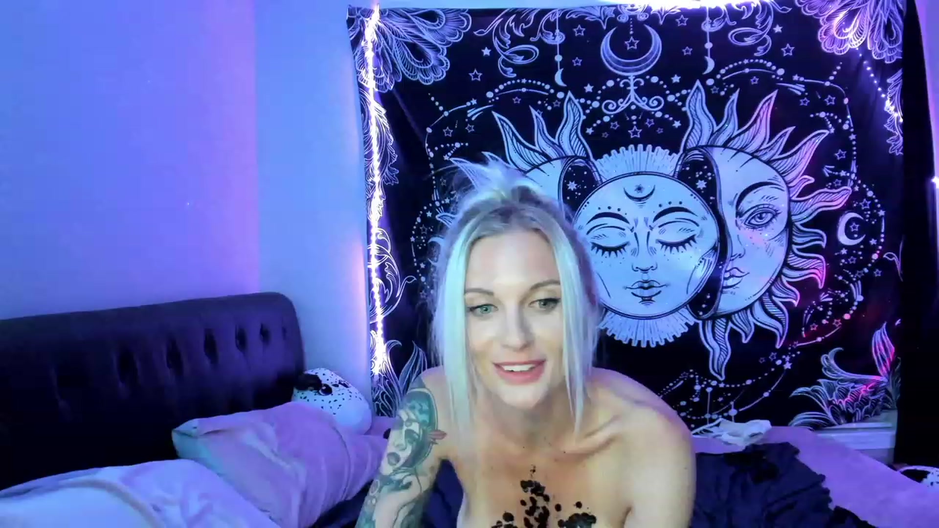 Gallery image thumbnail from Xo_belle's myfreecams stream on, 05/18/2023, 05:28 image 7 of 20