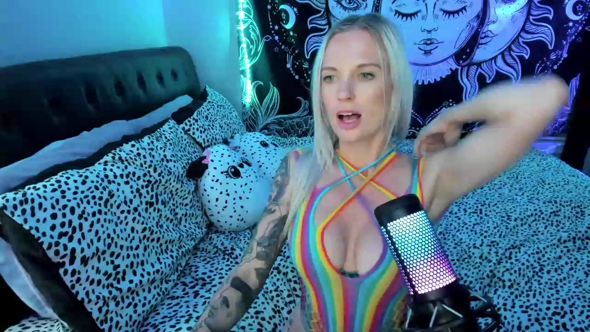 Gallery image thumbnail from Xo_belle's myfreecams stream on, 05/21/2023, 08:31 image 9 of 20