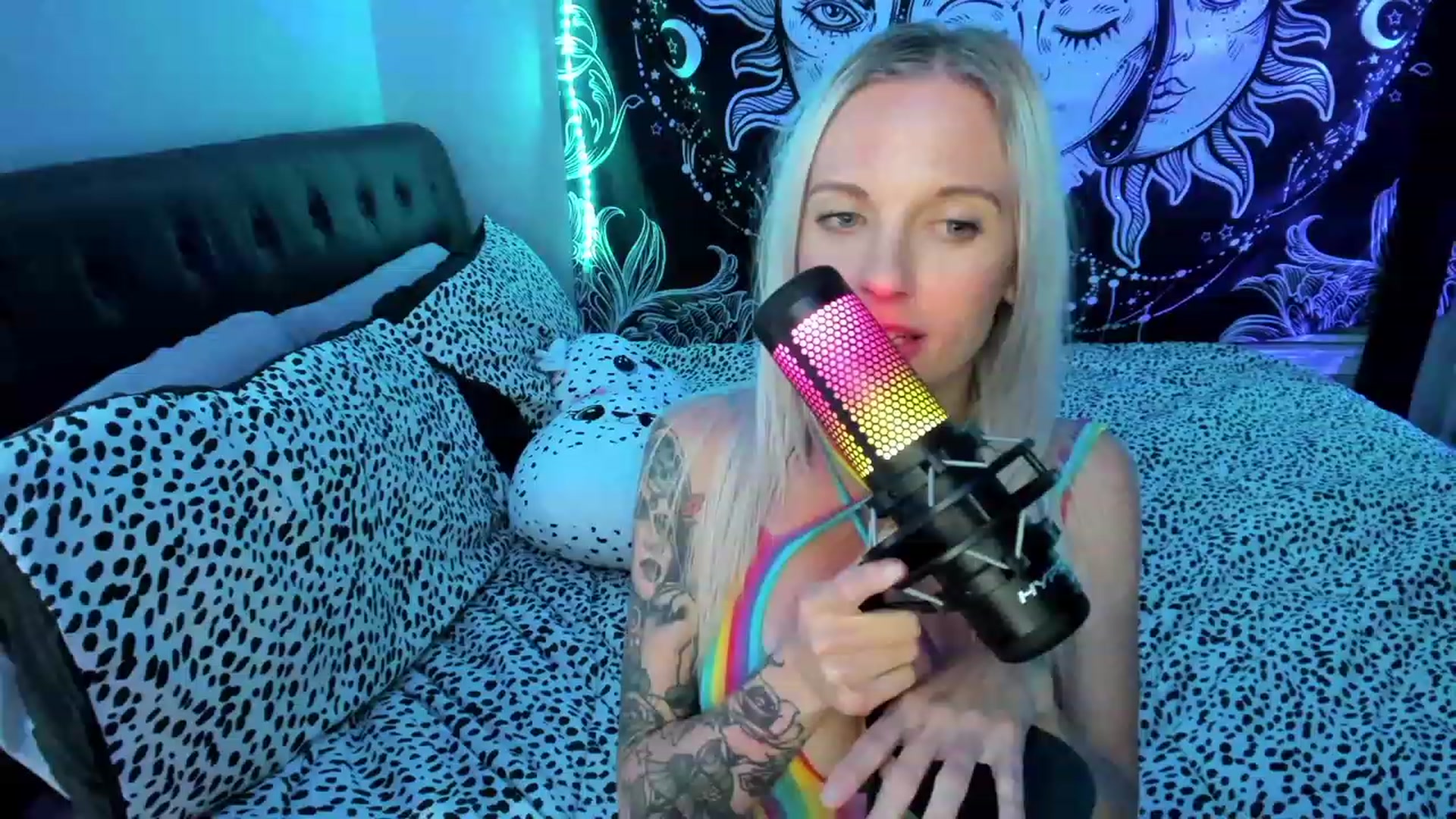 Gallery image thumbnail from Xo_belle's myfreecams stream on, 05/21/2023, 08:31 image 15 of 20