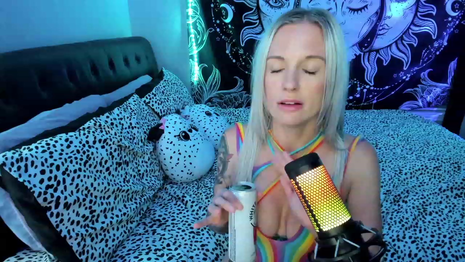 Gallery image thumbnail from Xo_belle's myfreecams stream on, 05/21/2023, 08:31 image 6 of 20