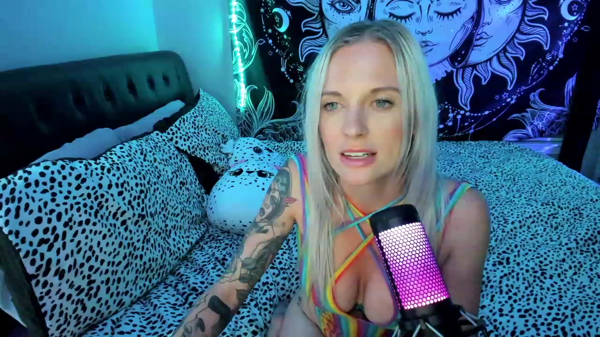 Gallery image thumbnail from Xo_belle's myfreecams stream on, 05/21/2023, 08:31 image 14 of 20