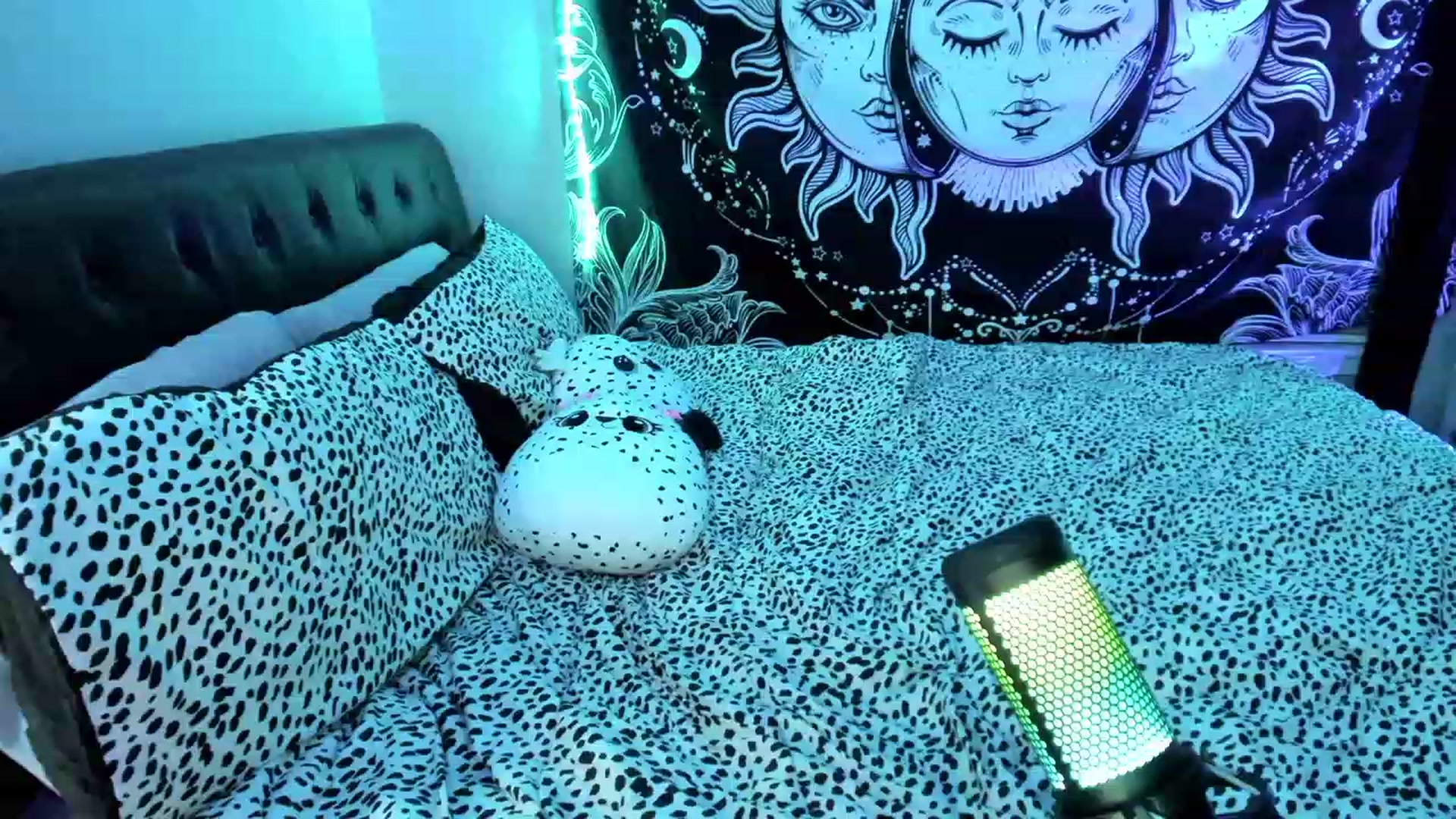 Gallery image thumbnail from Xo_belle's myfreecams stream on, 05/21/2023, 09:13 image 1 of 20