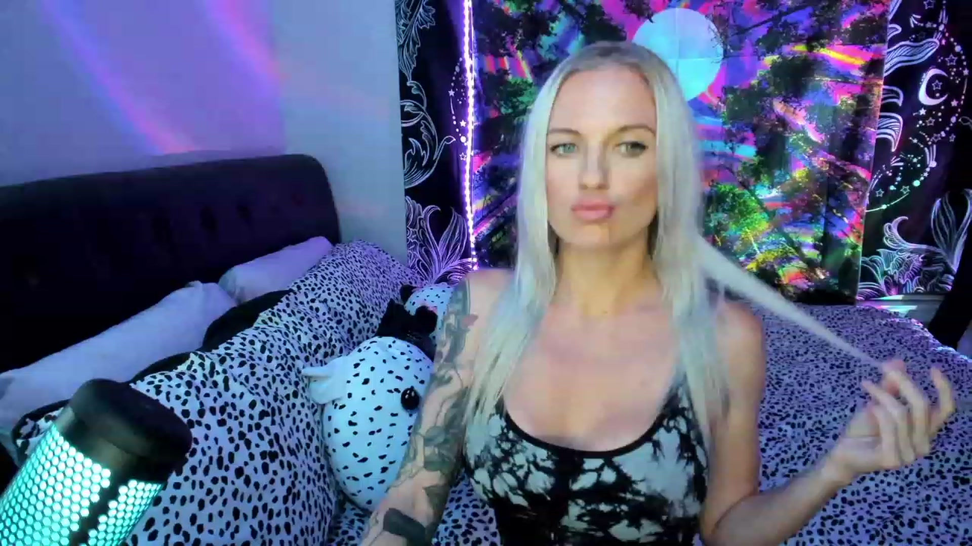 Gallery image thumbnail from Xo_belle's myfreecams stream on, 05/24/2023, 05:34 image 20 of 20