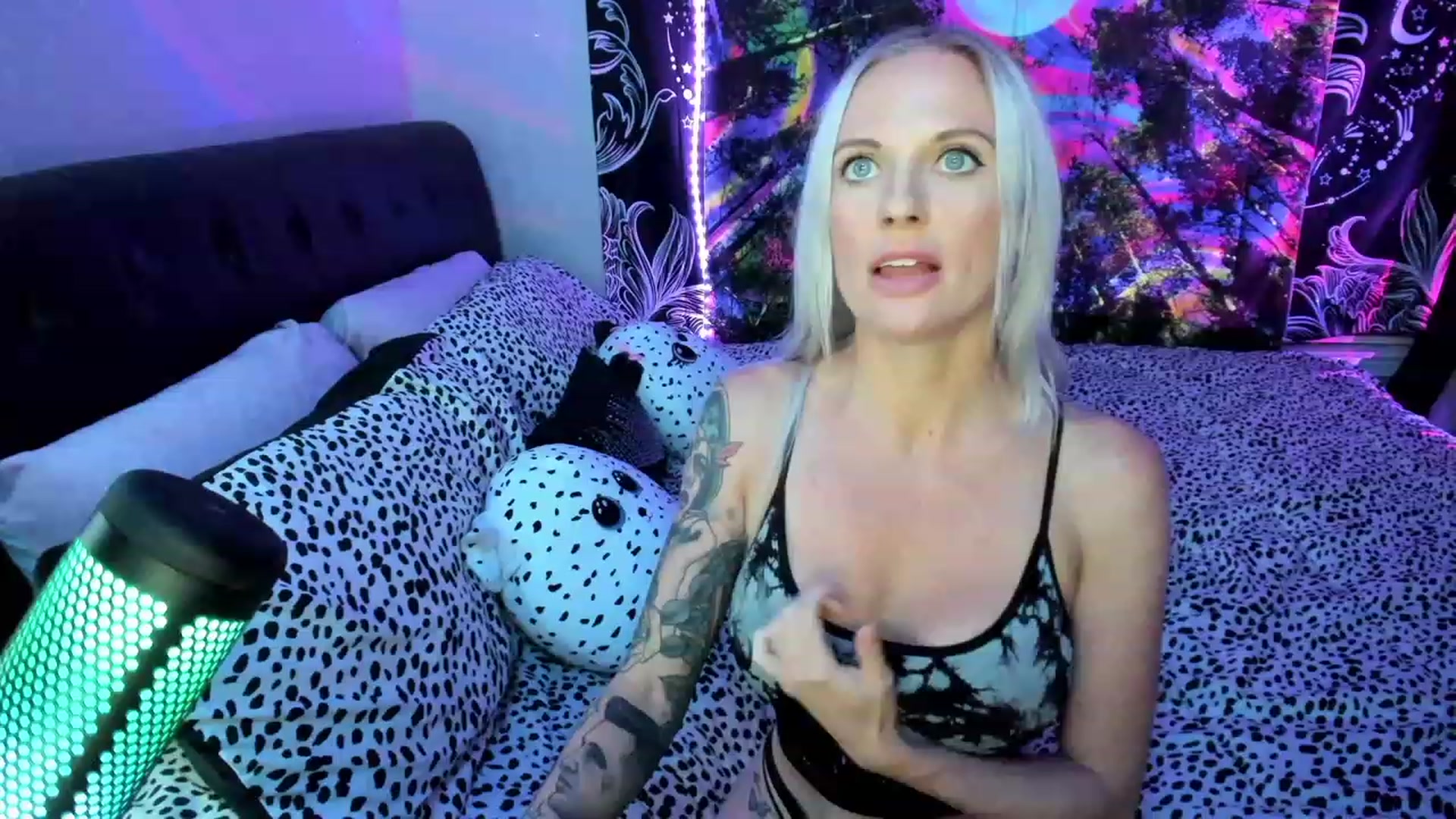Gallery image thumbnail from Xo_belle's myfreecams stream on, 05/24/2023, 05:34 image 18 of 20